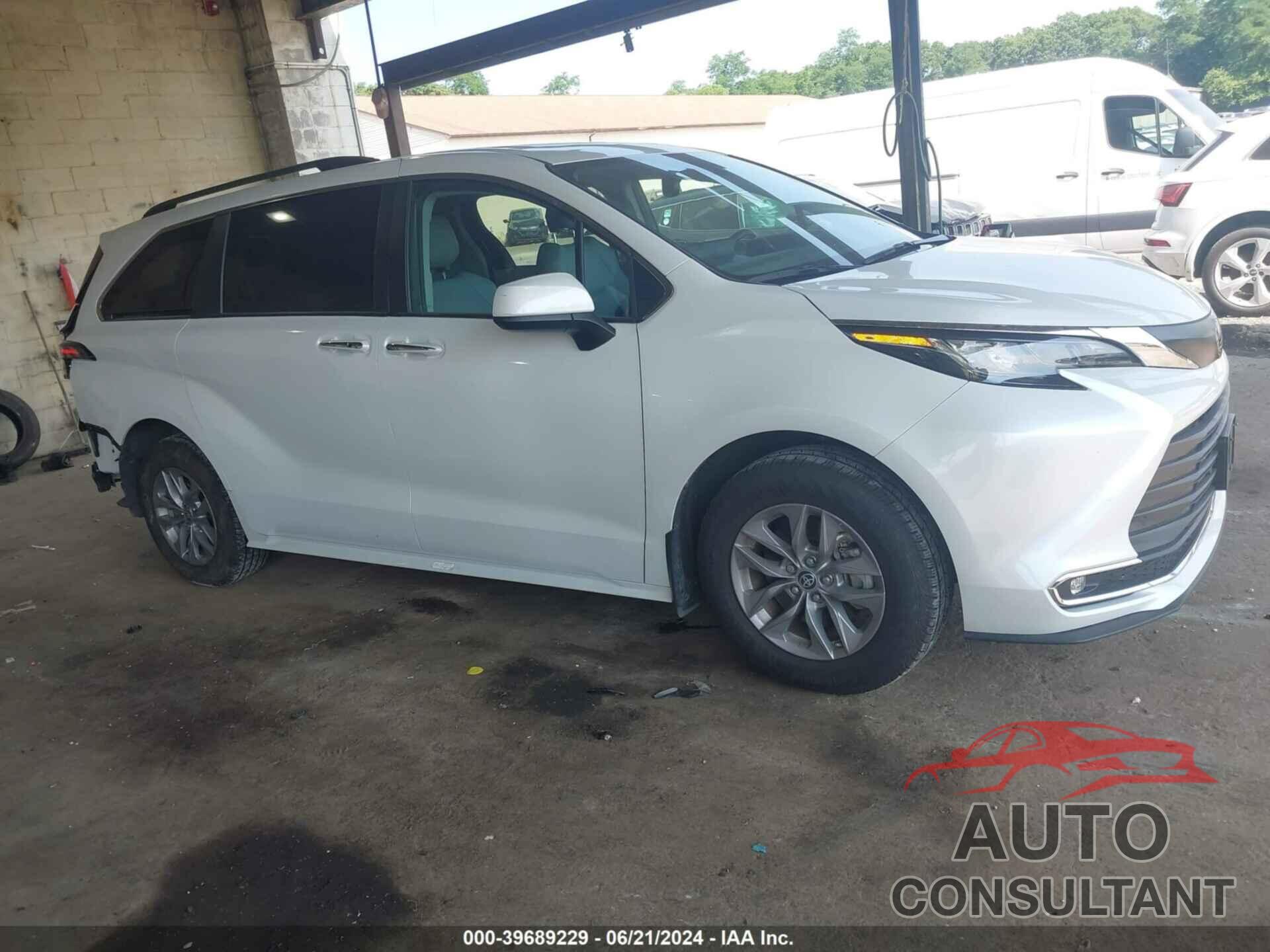 TOYOTA SIENNA 2022 - 5TDYRKEC6NS095434