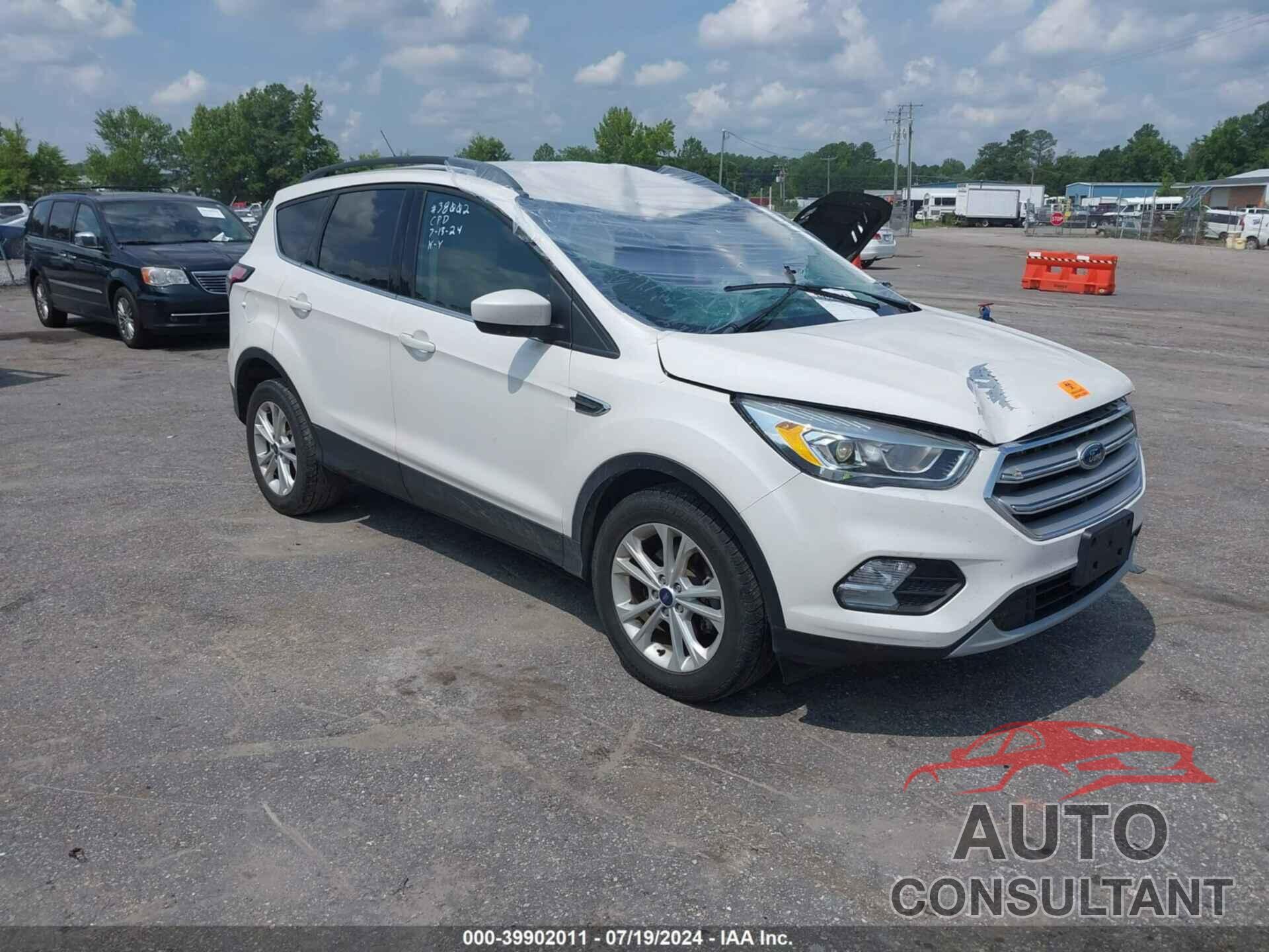 FORD ESCAPE 2018 - 1FMCU0HD5JUD41652