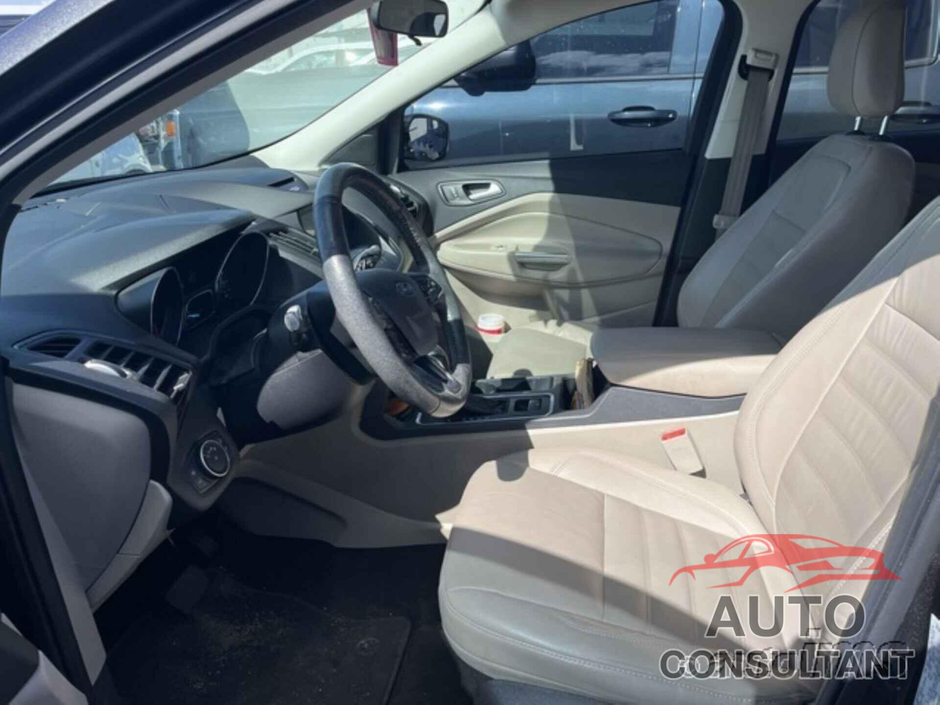 FORD ESCAPE 2018 - 1FMCU0HD9JUA56386