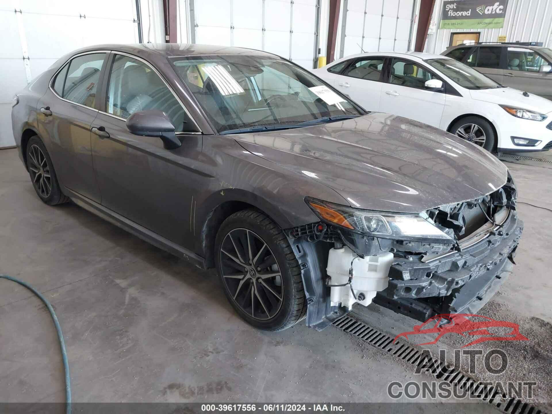 TOYOTA CAMRY 2021 - 4T1G11AK4MU491006