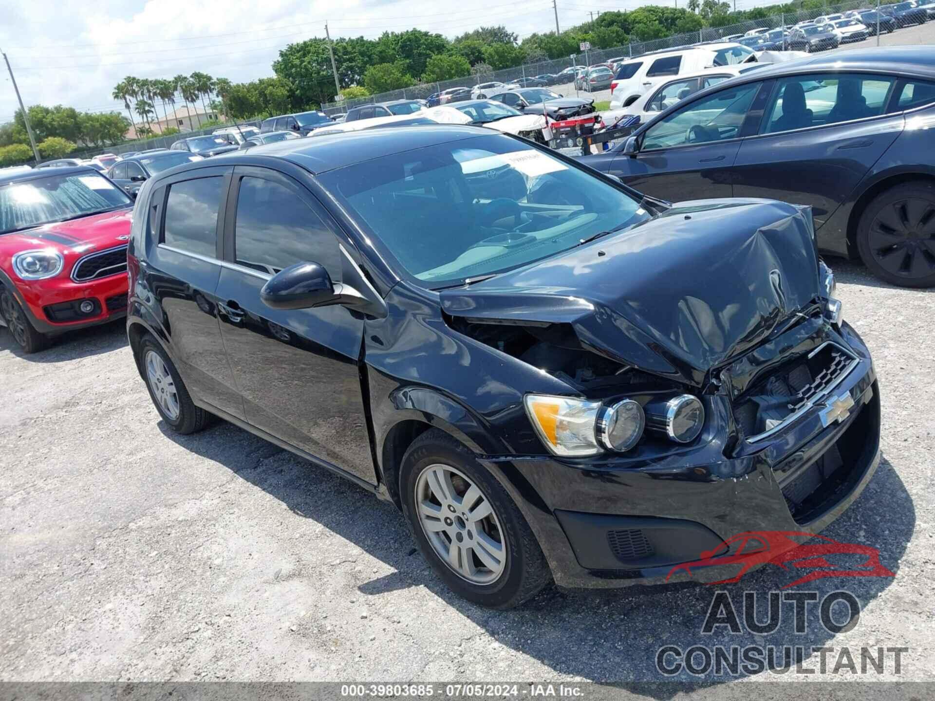 CHEVROLET SONIC 2016 - 1G1JC6SG6G4128800