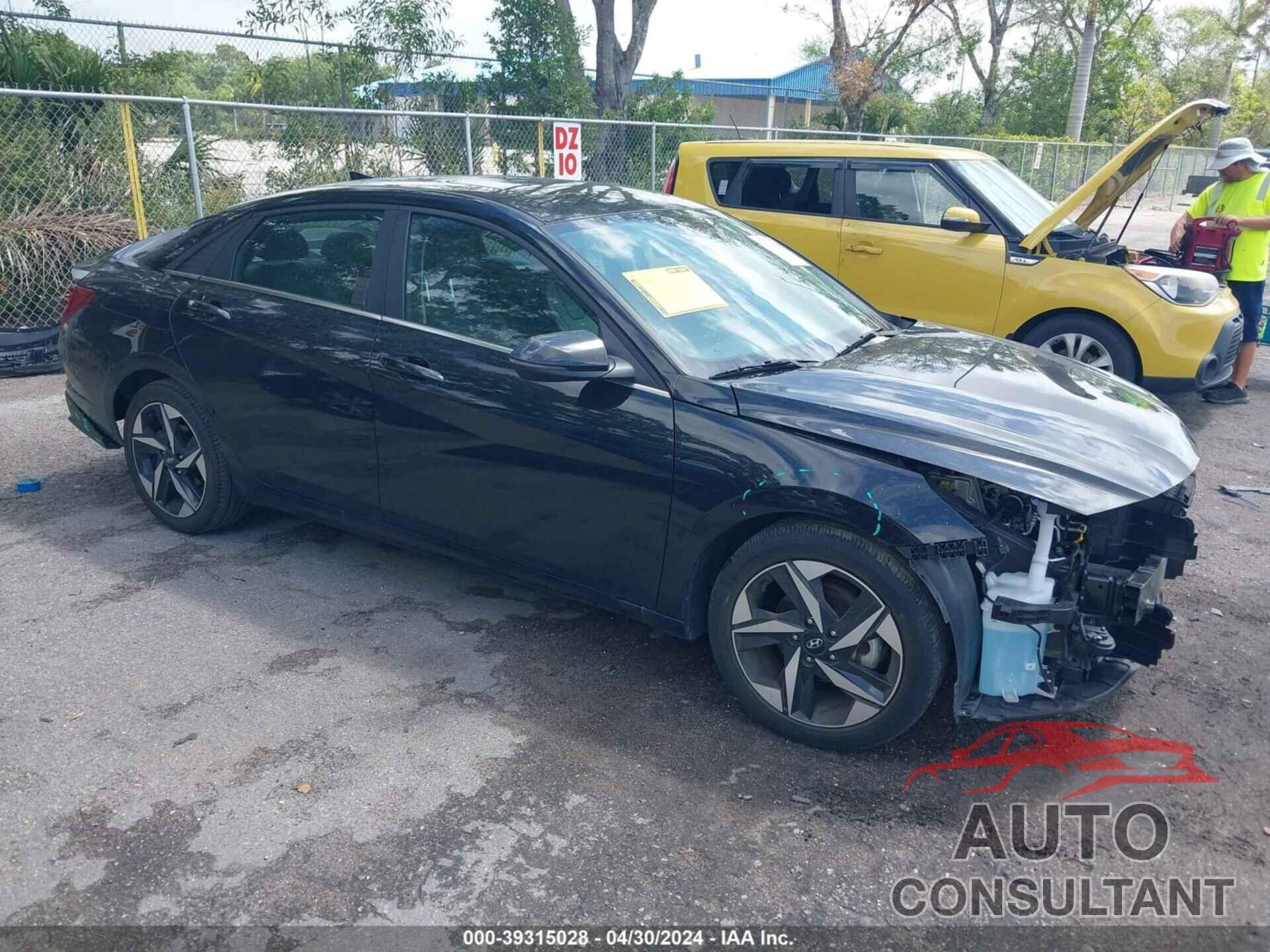 HYUNDAI ELANTRA 2023 - KMHLP4AG4PU372855