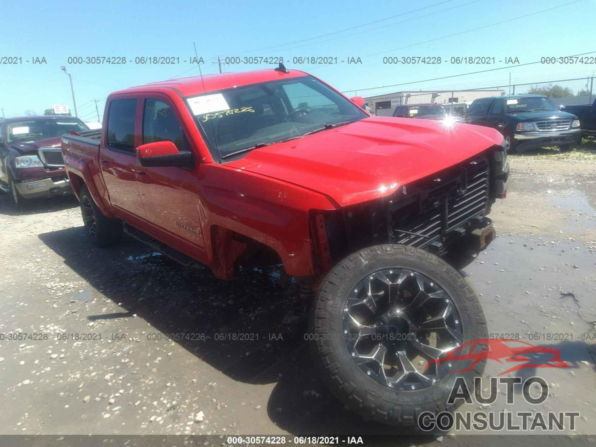 CHEVROLET SILVERADO 1500 2018 - 3GCUKREC1JG128649