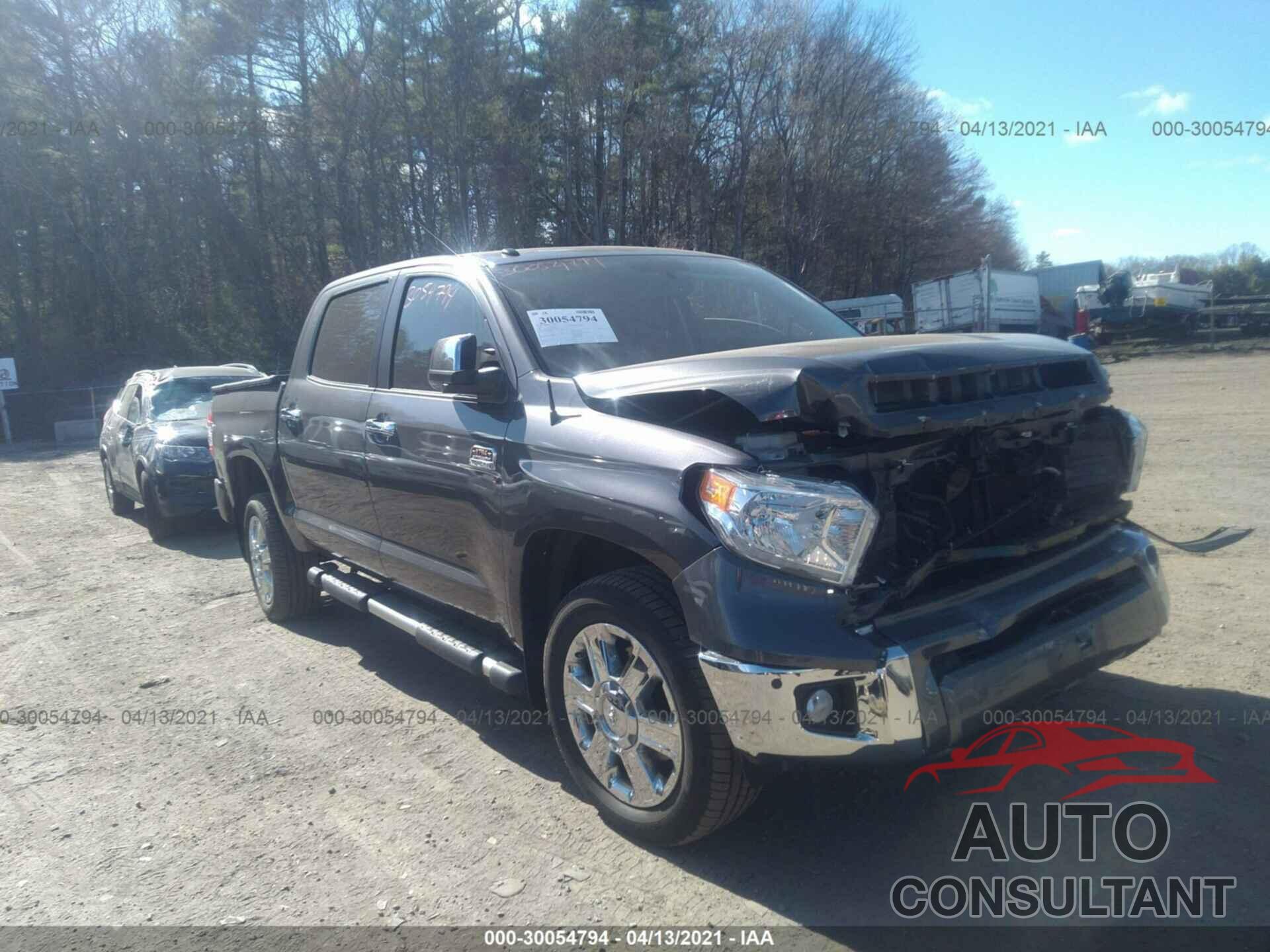 TOYOTA TUNDRA 4WD 2017 - 5TFAY5F19HX643525