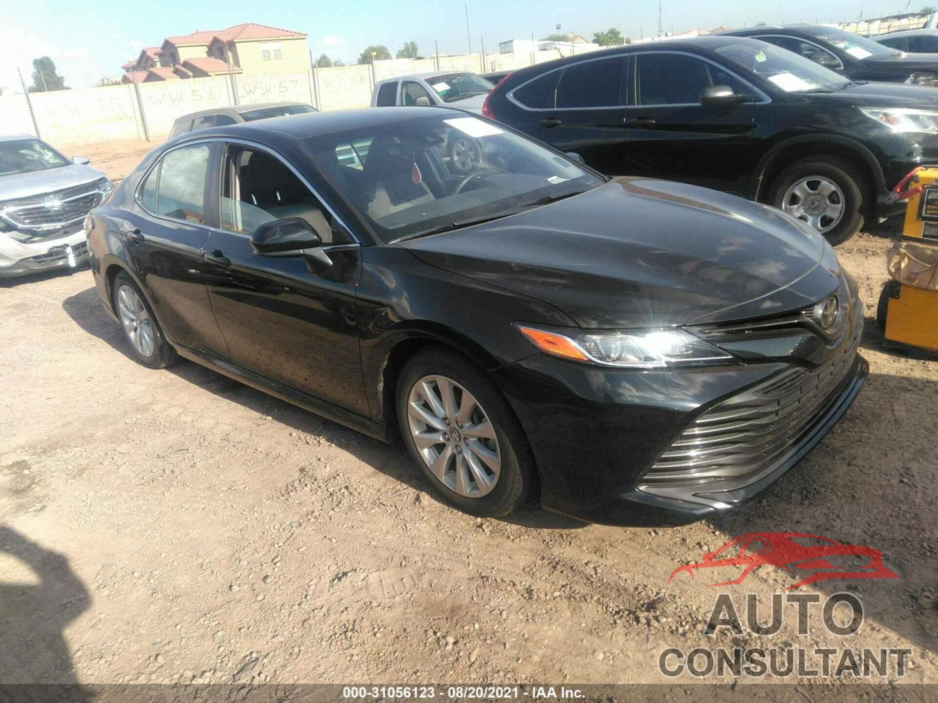 TOYOTA CAMRY 2018 - 4T1B11HK2JU628276