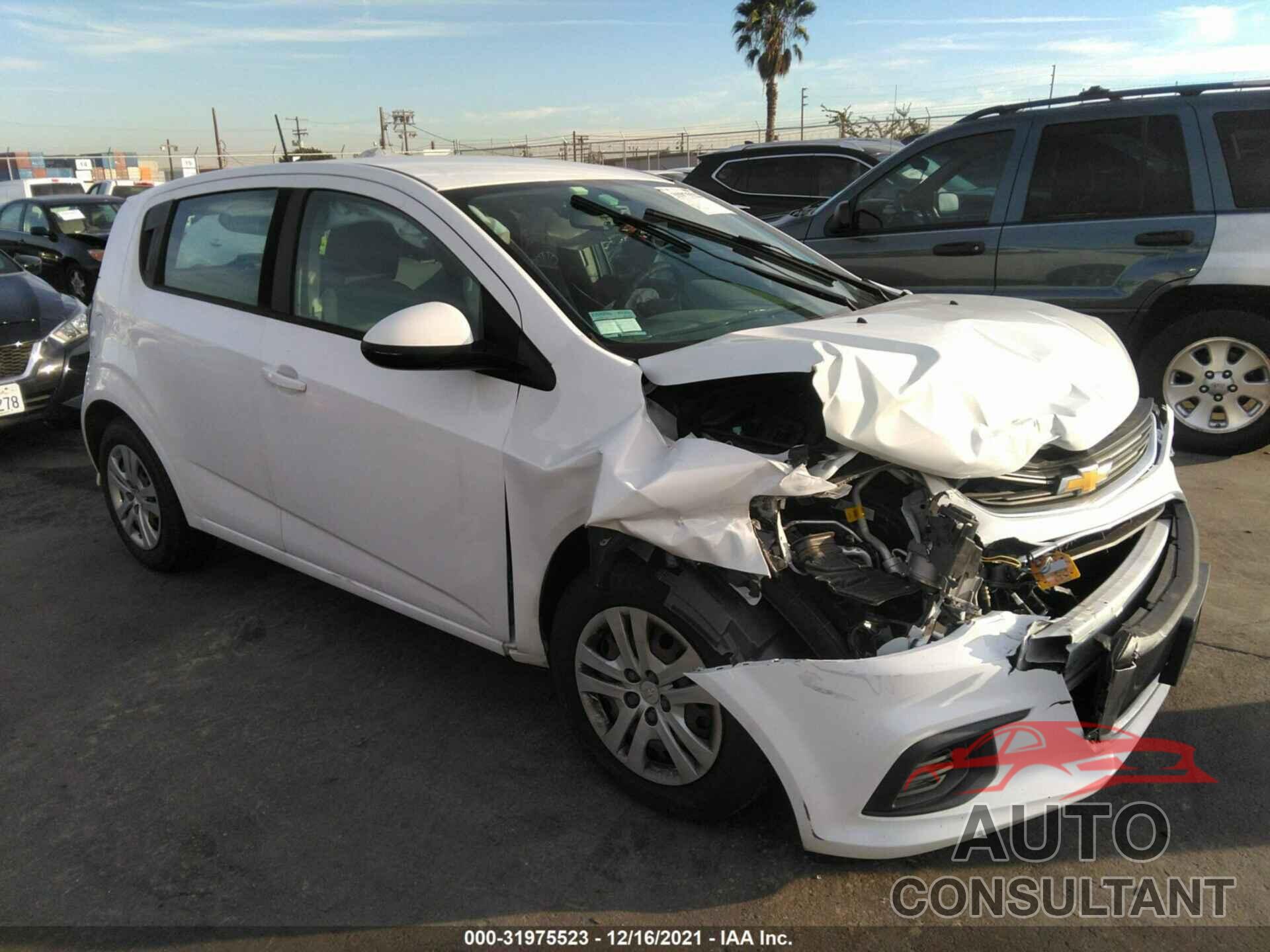 CHEVROLET SONIC 2017 - 1G1JG6SH7H4159259