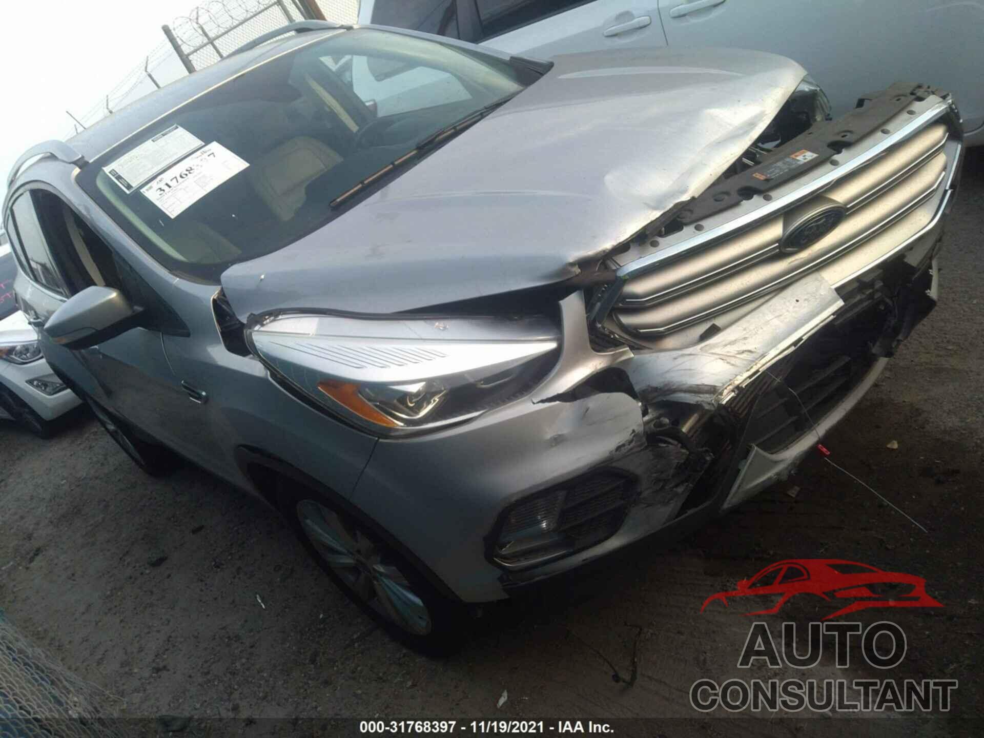 FORD ESCAPE 2017 - 1FMCU0J96HUD54362