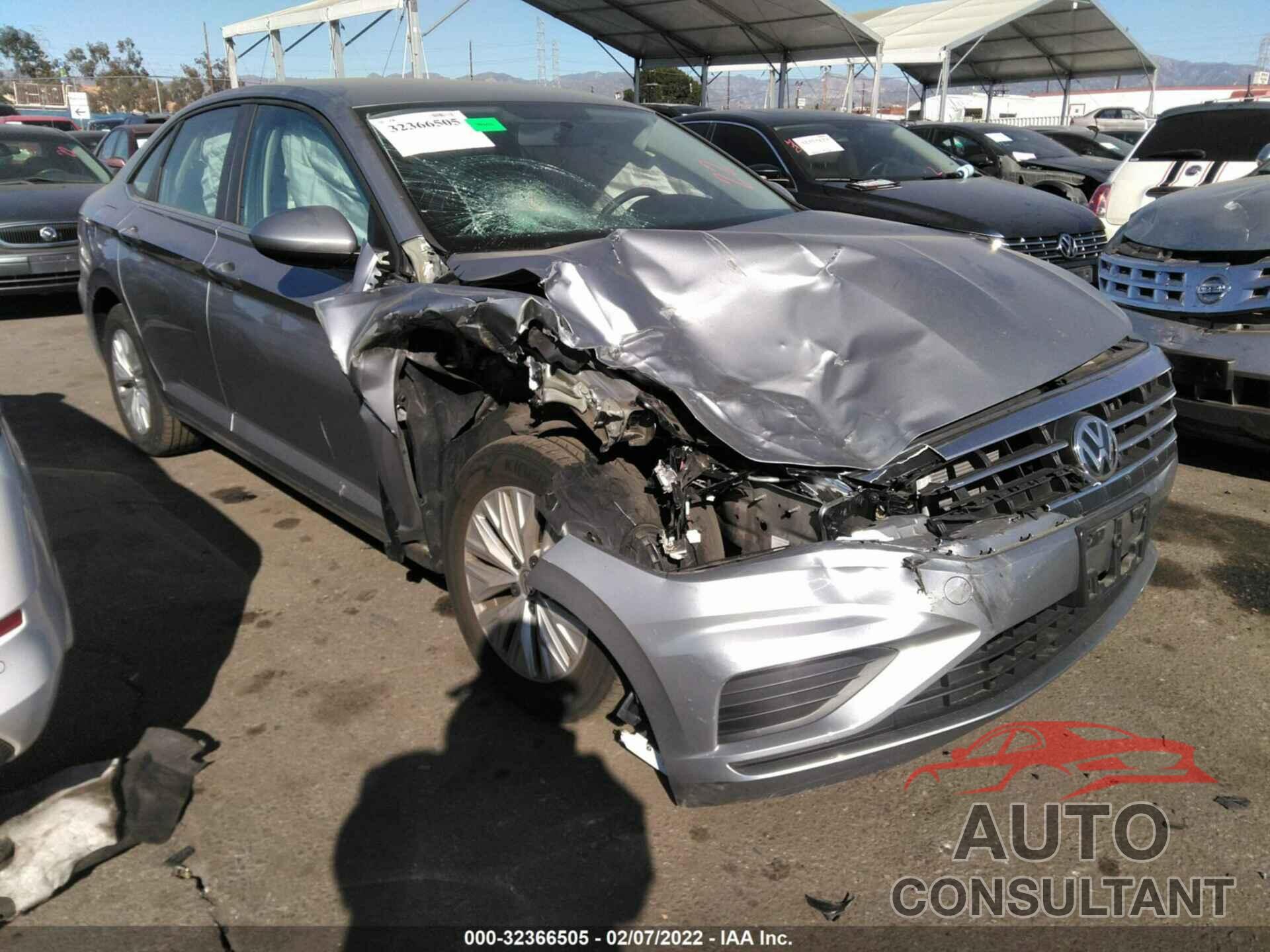 VOLKSWAGEN JETTA 2019 - 3VWC57BU1KM221370