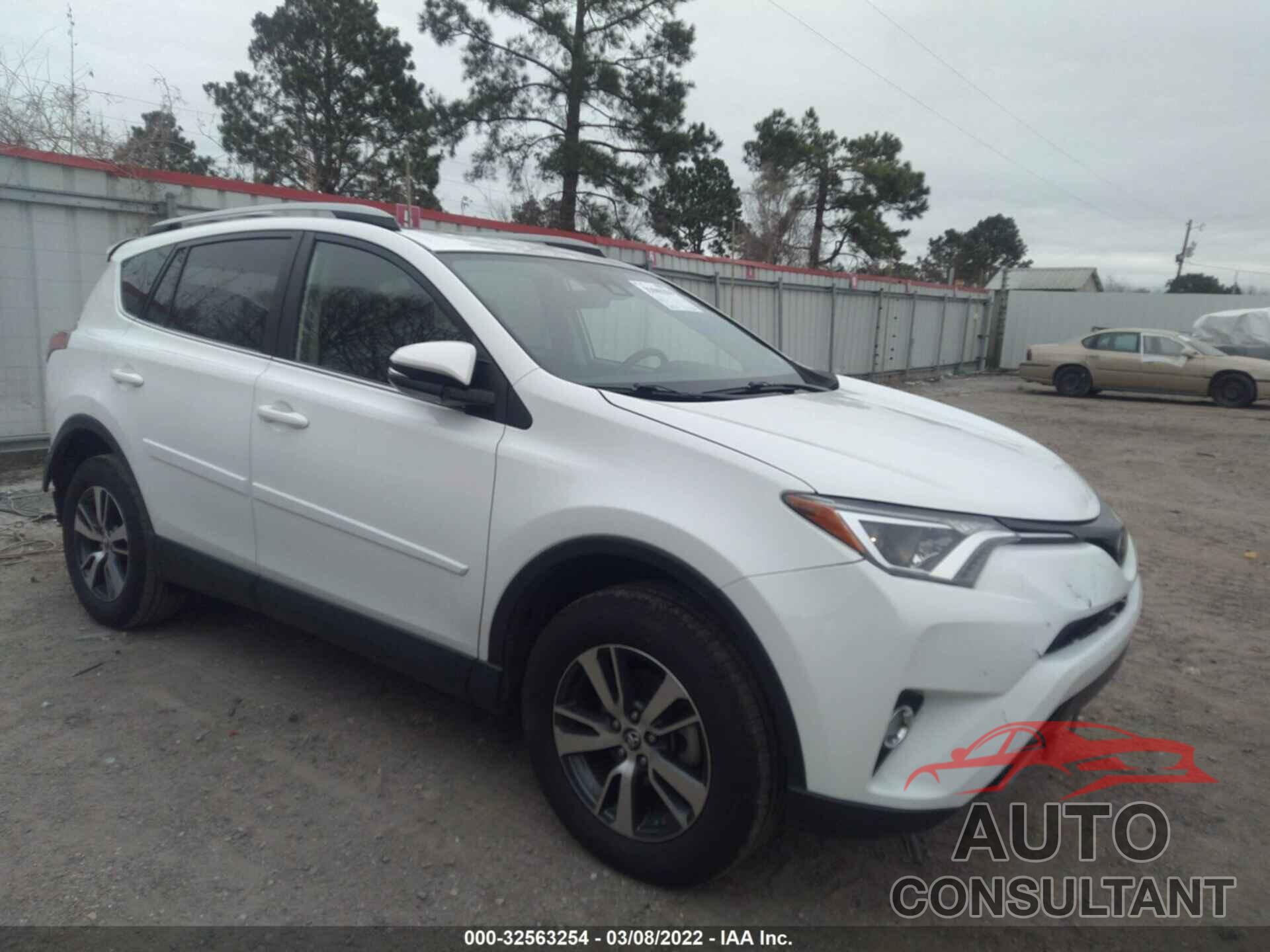 TOYOTA RAV4 2018 - JTMWFREV4JJ155843