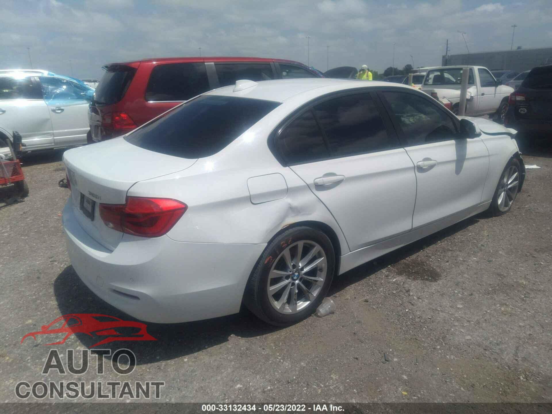 BMW 3 SERIES 2016 - WBA8E1G56GNU10176
