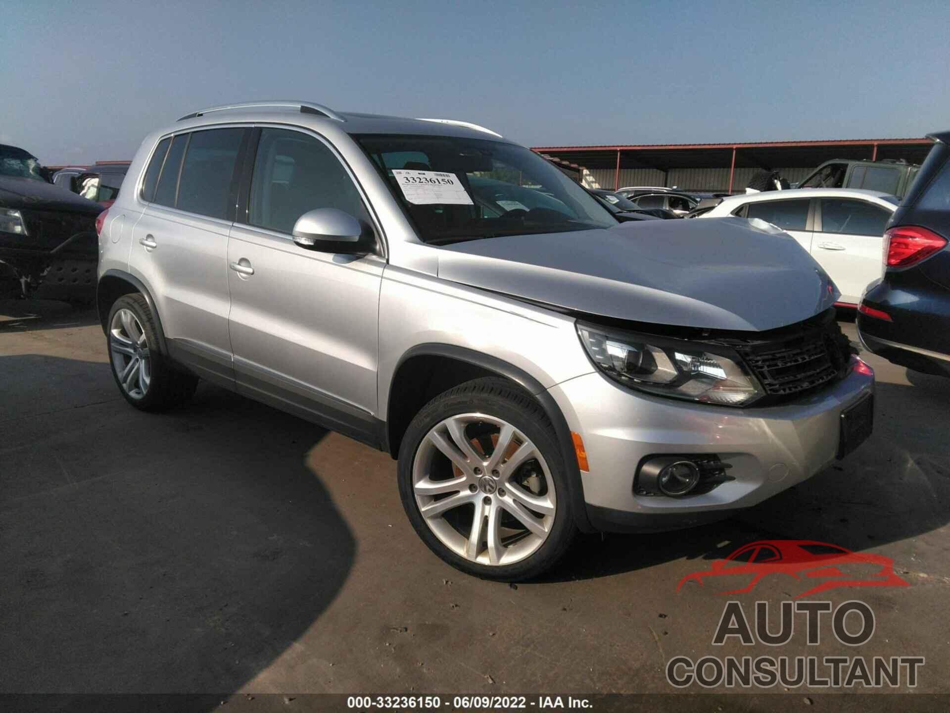 VOLKSWAGEN TIGUAN 2016 - WVGAV7AX2GW569946