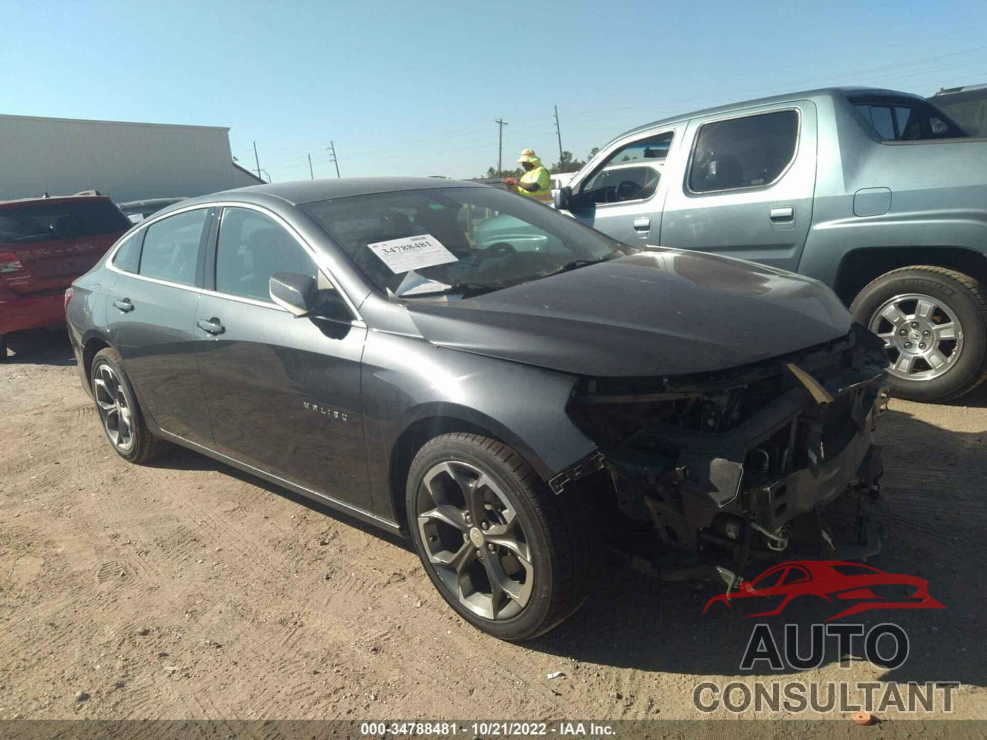 CHEVROLET MALIBU 2021 - 1G1ZD5ST5MF076115