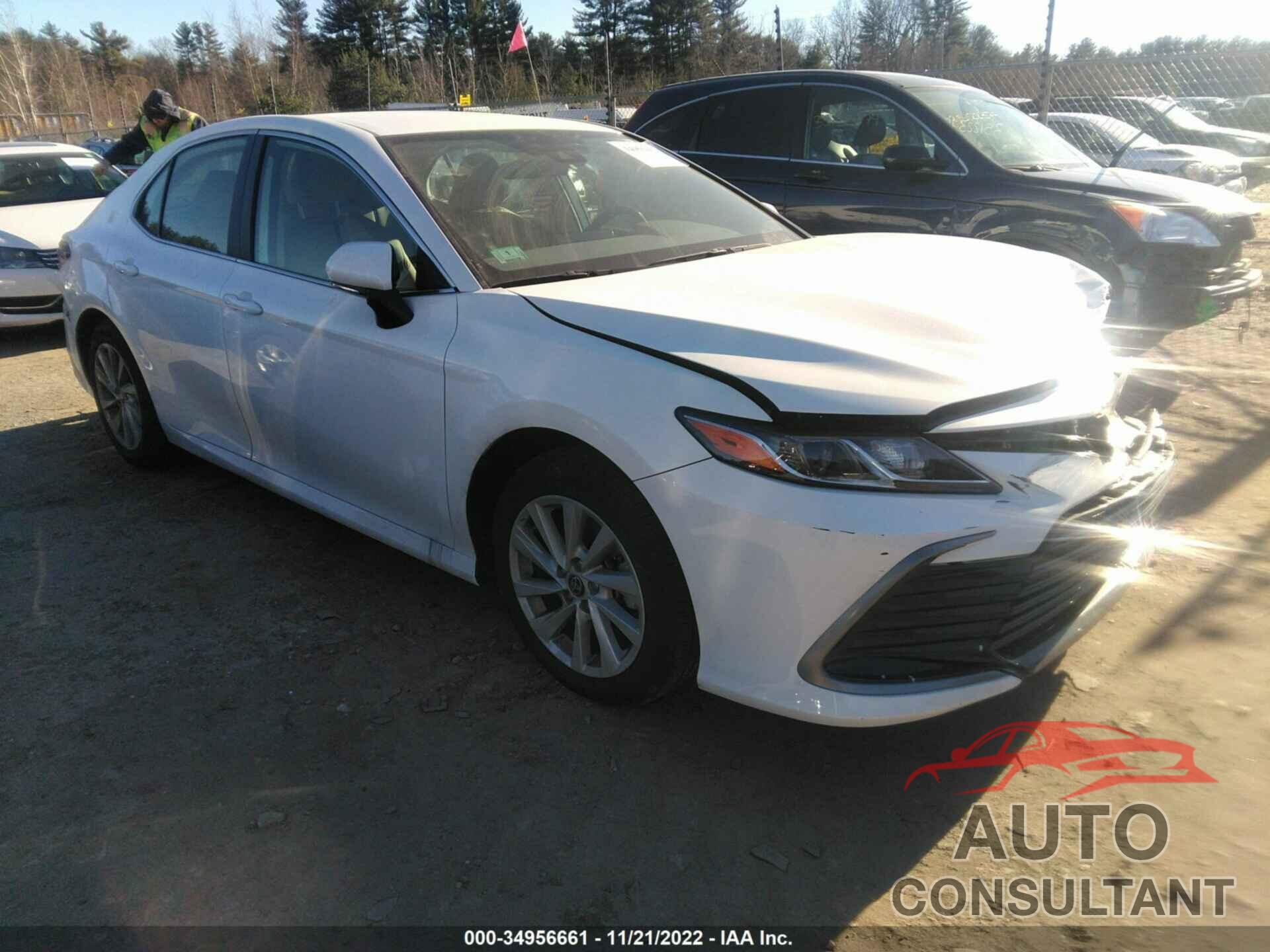 TOYOTA CAMRY 2022 - 4T1C11BKXNU054044