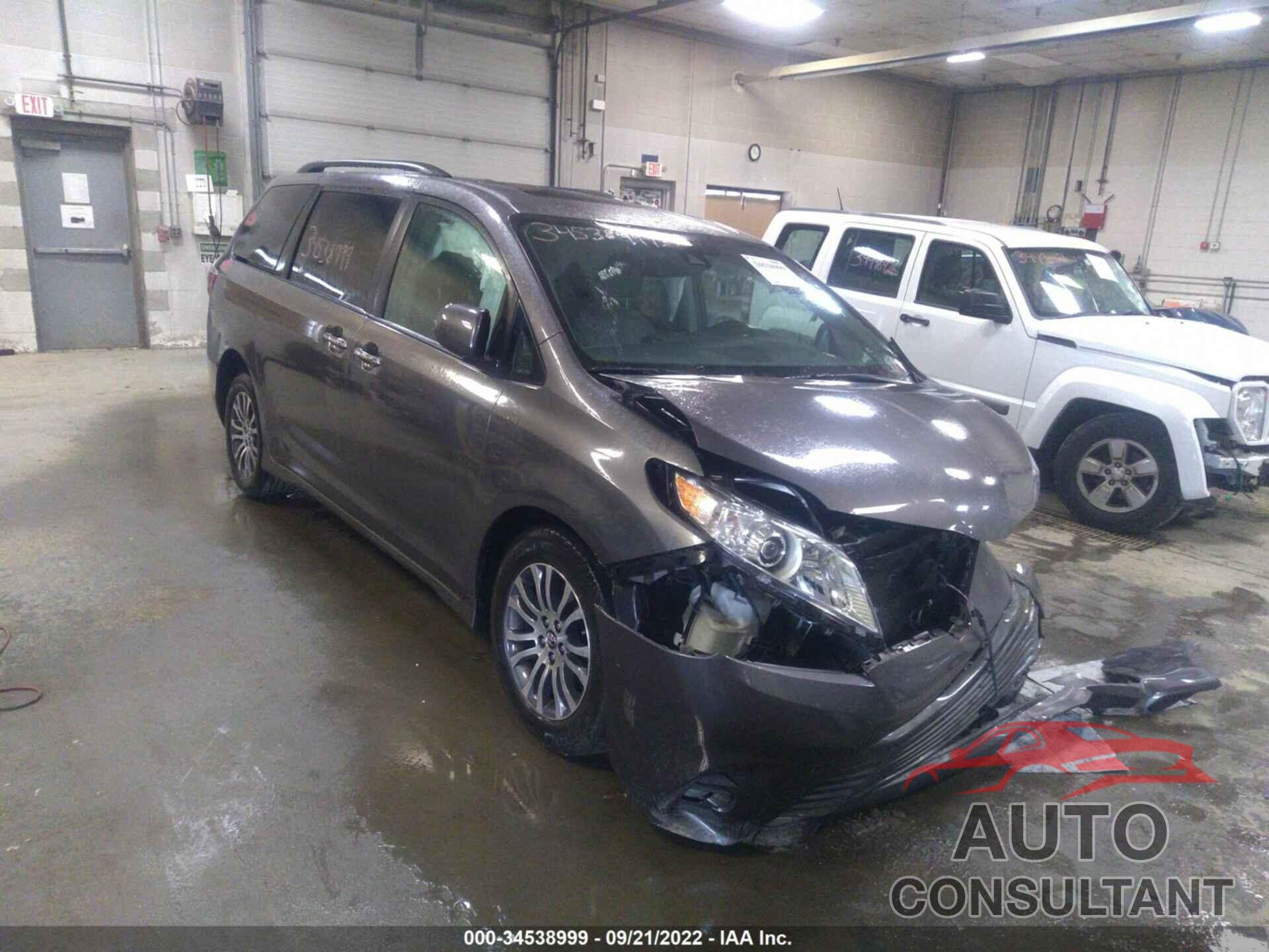 TOYOTA SIENNA 2019 - 5TDYZ3DC6KS972586