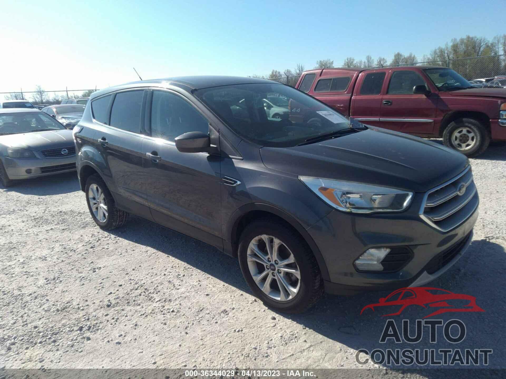 FORD ESCAPE 2017 - 1FMCU0GD6HUA62576