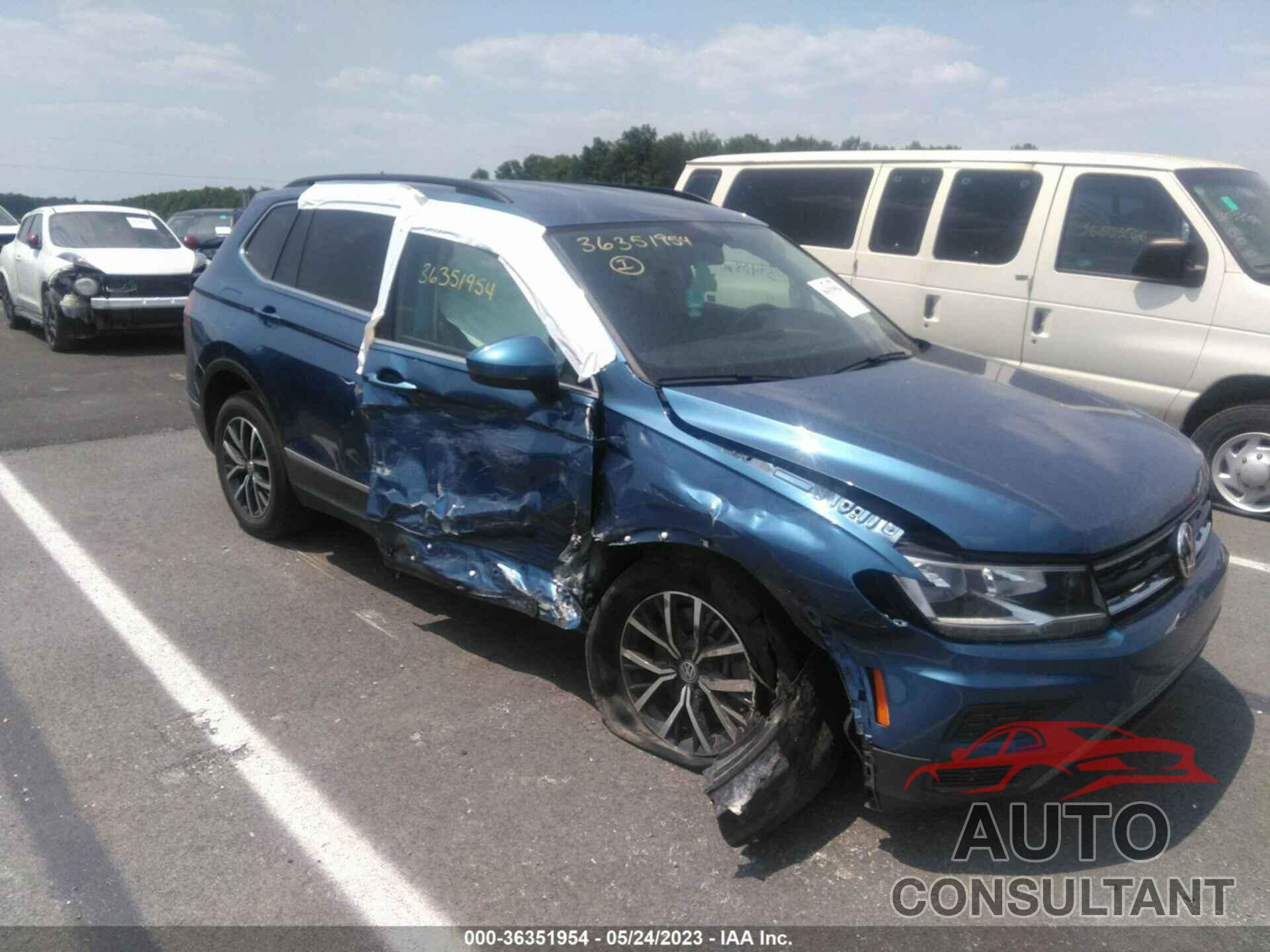 VOLKSWAGEN TIGUAN 2018 - 3VV2B7AX5JM218541