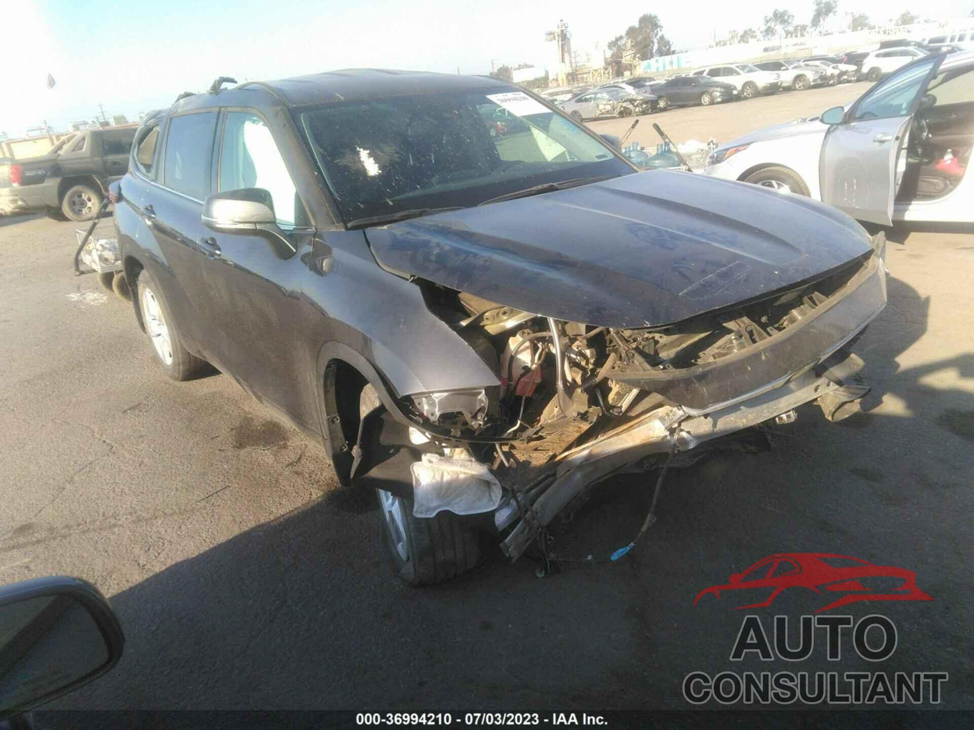 TOYOTA HIGHLANDER 2022 - 5TDCZRBH8NS208531