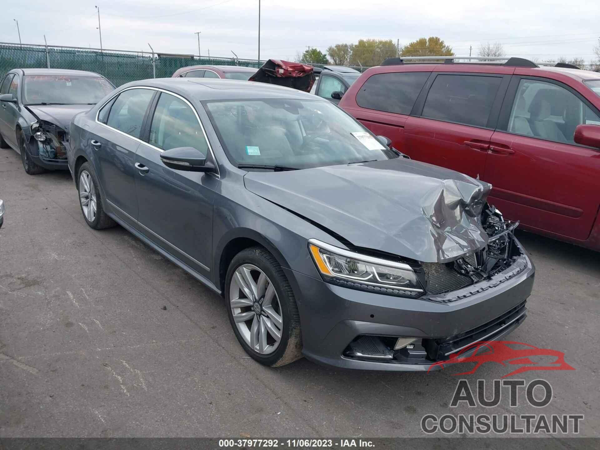VOLKSWAGEN PASSAT 2017 - 1VWCM7A33HC084003