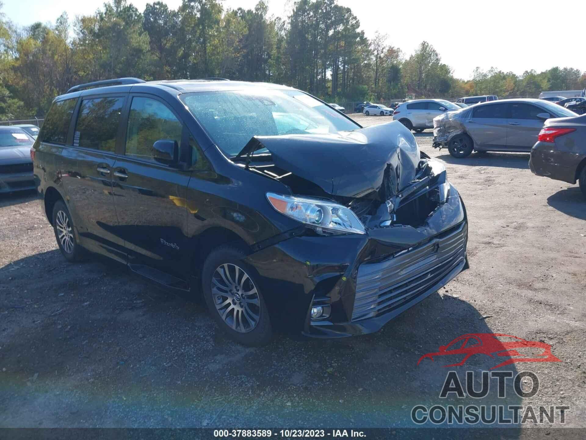 TOYOTA SIENNA 2018 - 5TDYZ3DC6JS926531