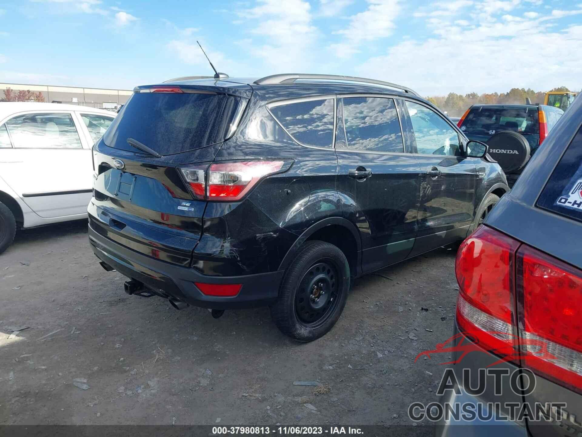 FORD ESCAPE 2017 - 1FMCU9G92HUB76249