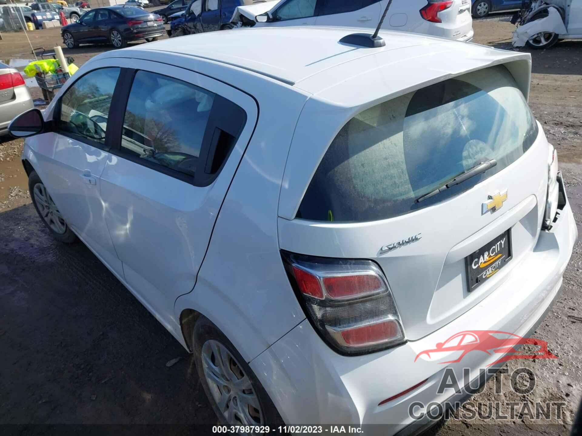 CHEVROLET SONIC 2017 - 1G1JG6SH7H4175655