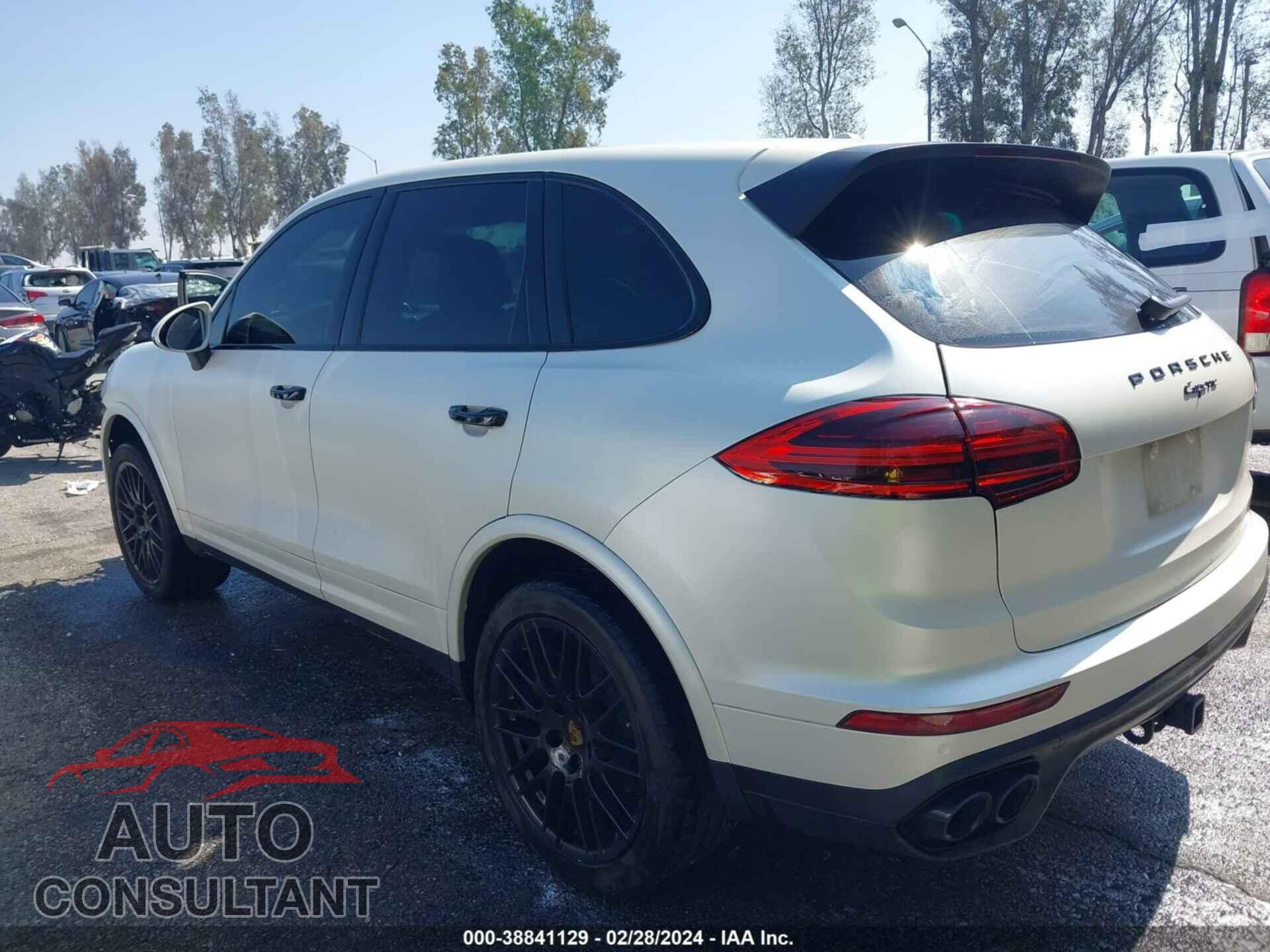 PORSCHE CAYENNE 2017 - WP1AA2A26HKA80352