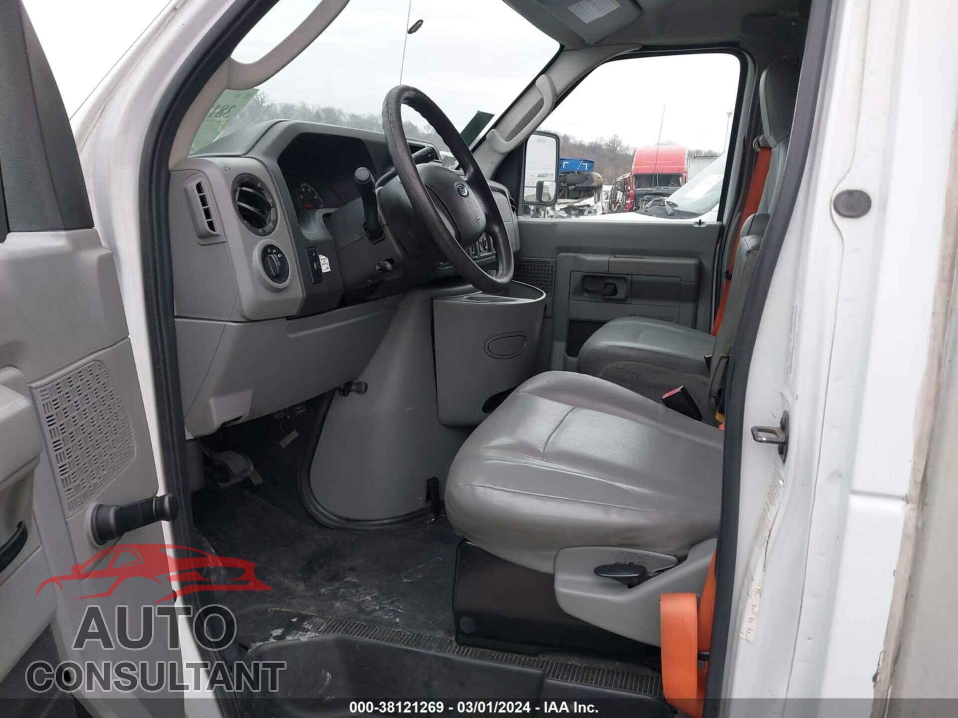 FORD E-350 CUTAWAY 2015 - 1FDWE3FL2FDA21606