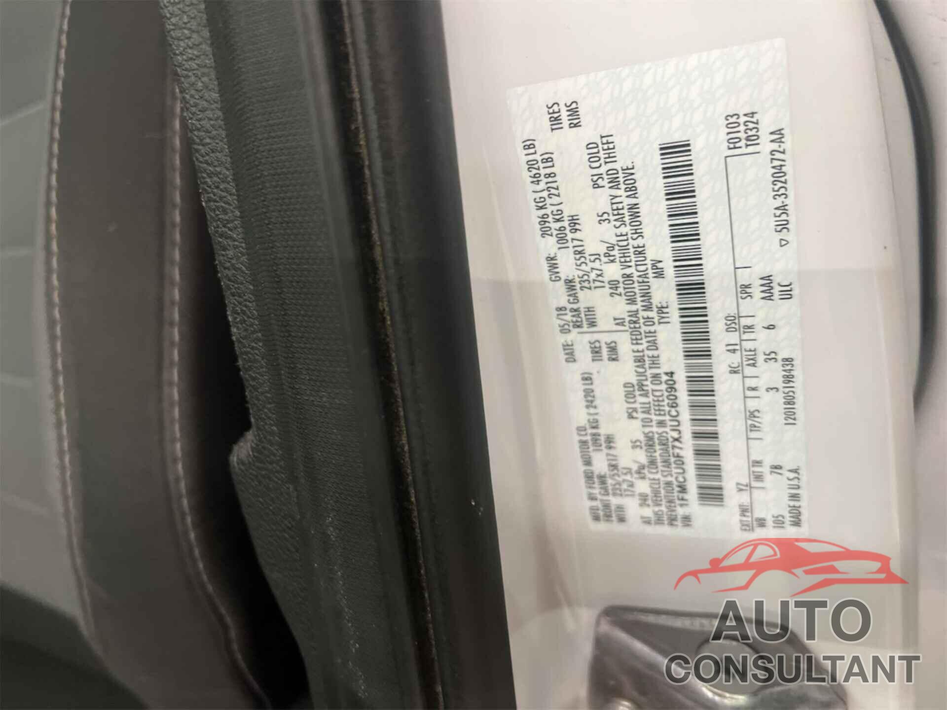 FORD ESCAPE 2018 - 1FMCU0F7XJUC60904