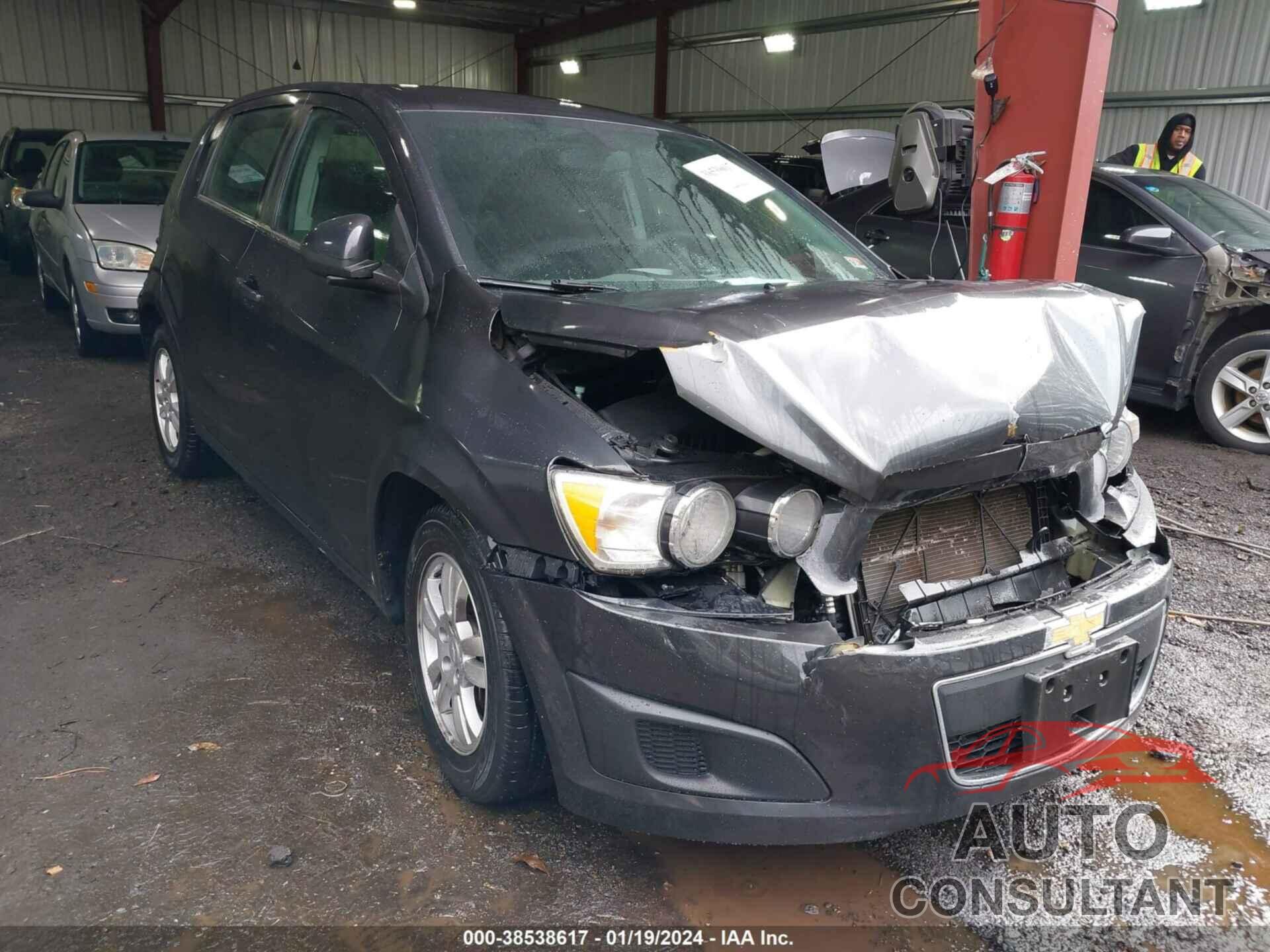 CHEVROLET SONIC 2016 - 1G1JC6SH7G4135988