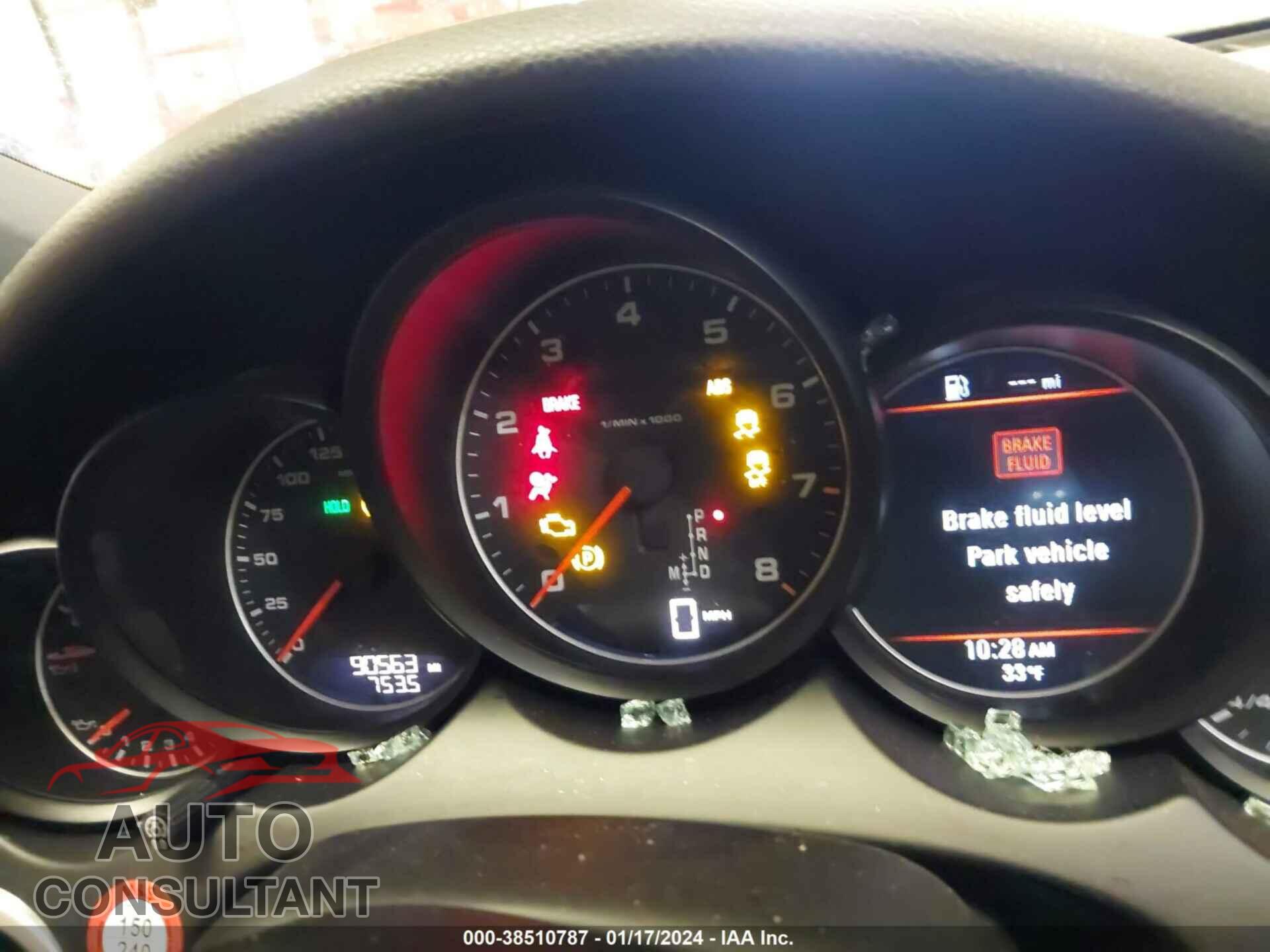 PORSCHE CAYENNE 2017 - WP1AA2A25HKA84733