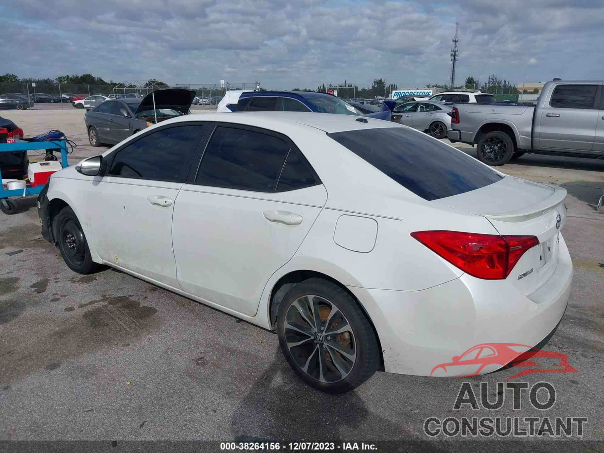 TOYOTA COROLLA 2018 - 5YFBURHE6JP842530