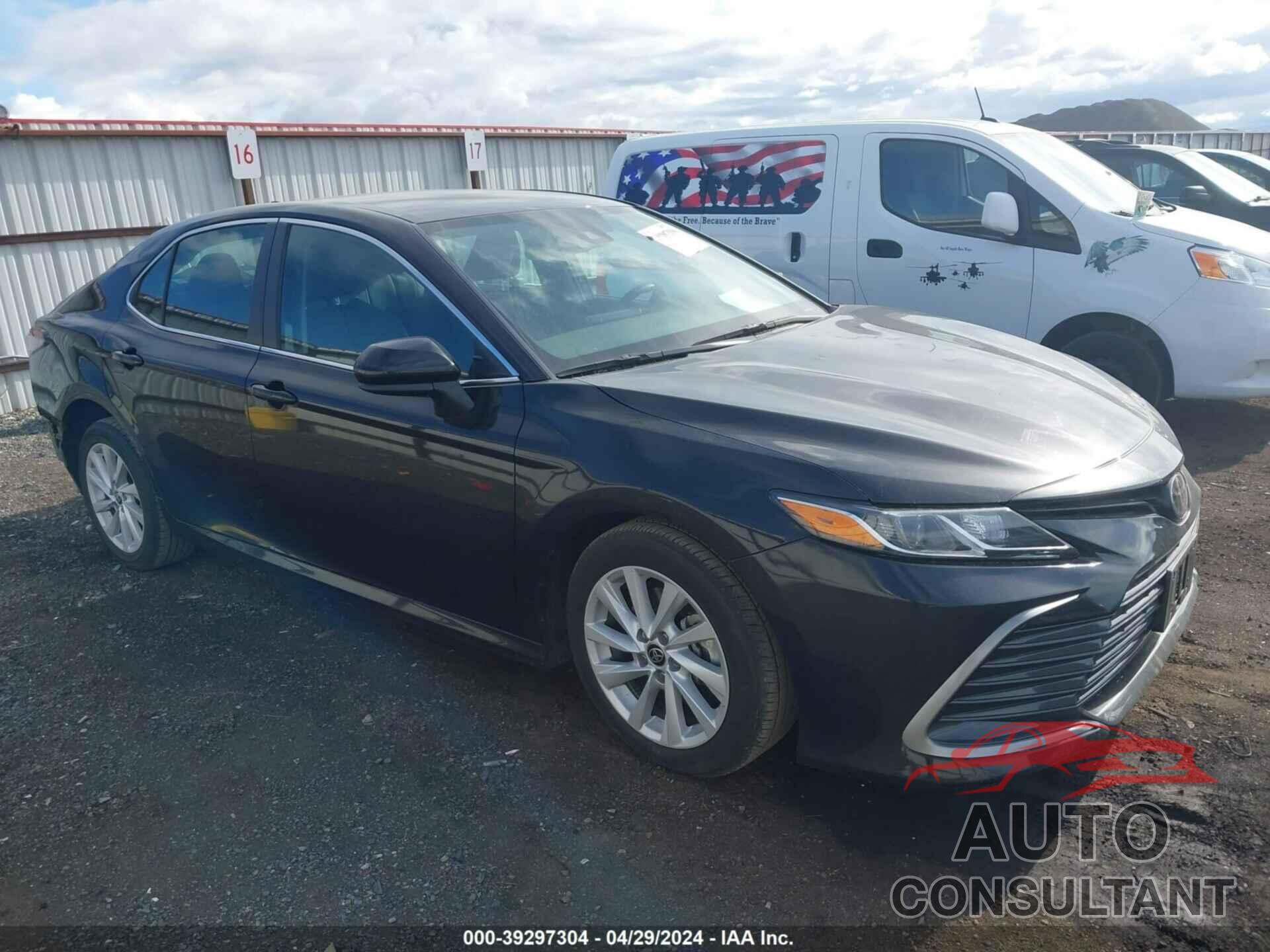 TOYOTA CAMRY 2022 - 4T1C11AK9NU717847