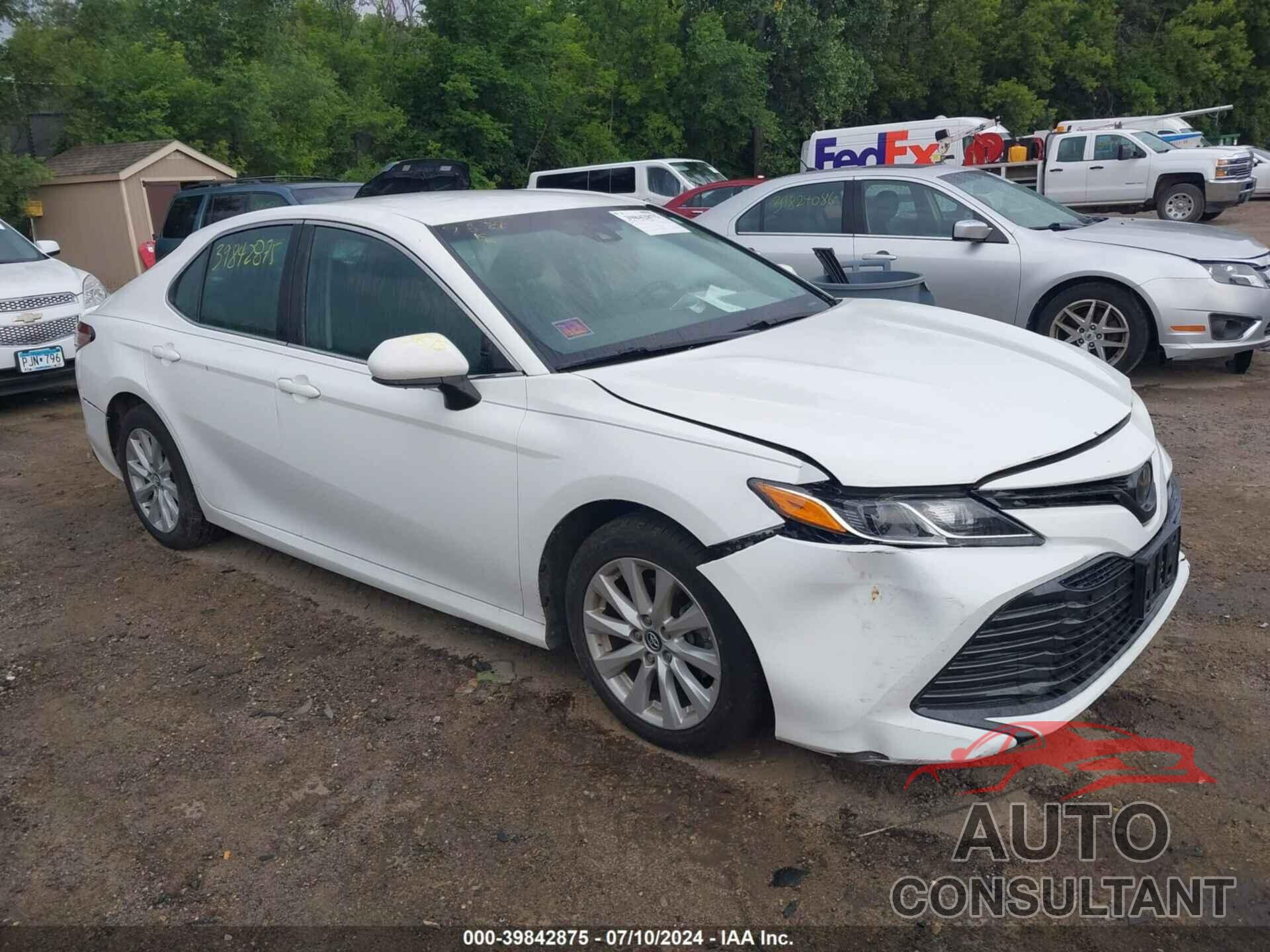 TOYOTA CAMRY 2018 - 4T1B11HK9JU107006
