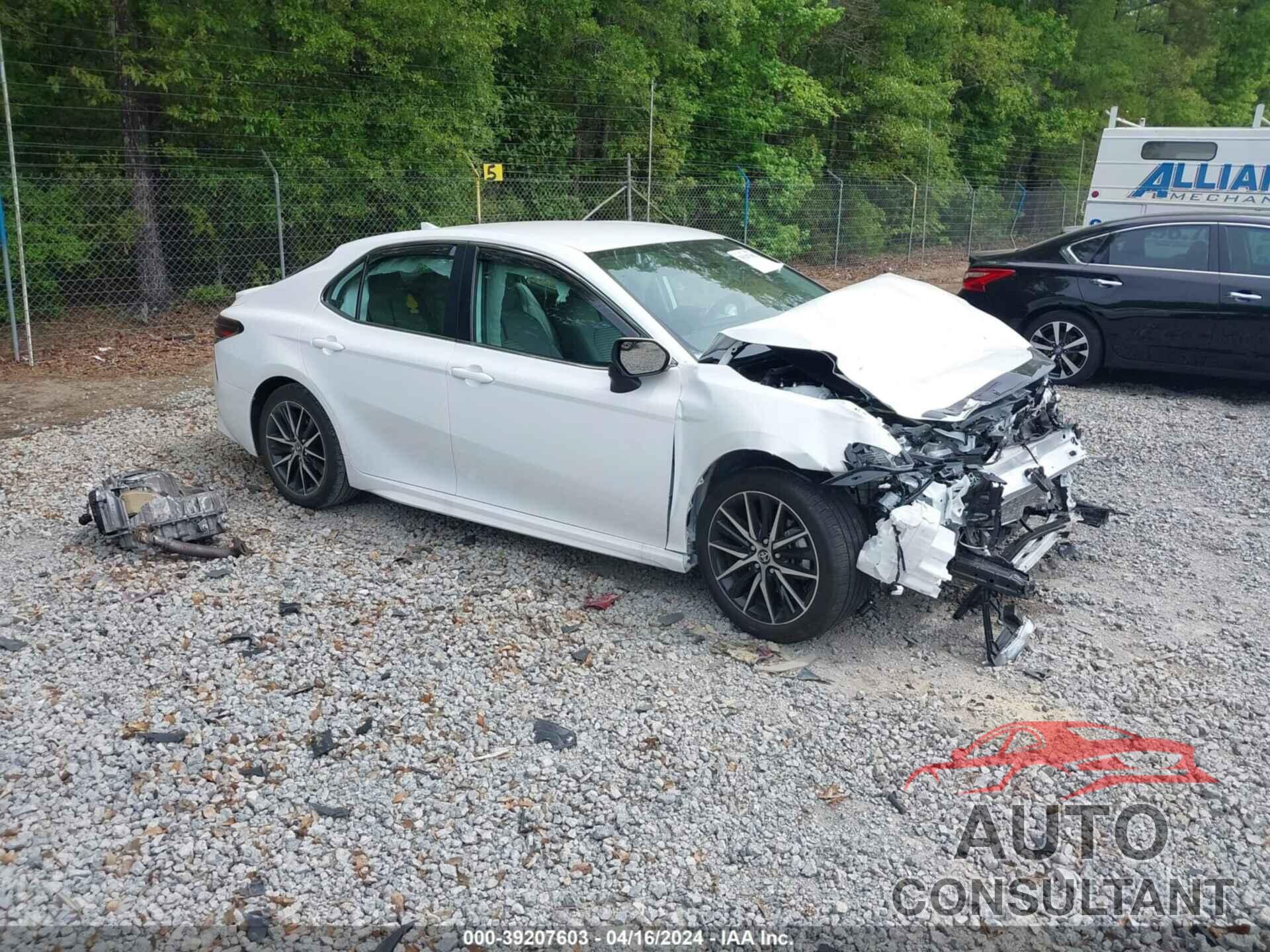 TOYOTA CAMRY 2023 - 4T1G11AK0PU752636
