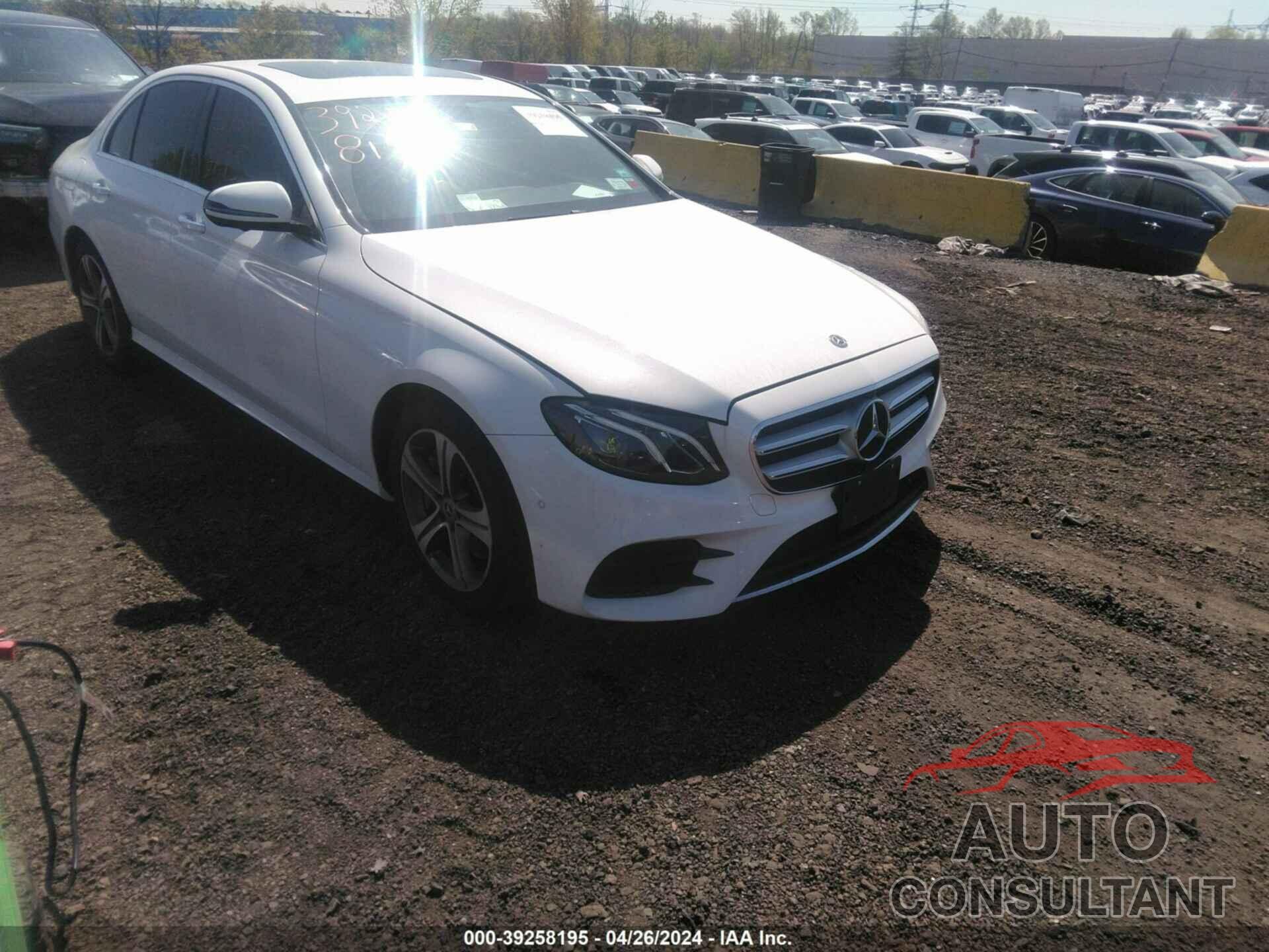 MERCEDES-BENZ E 300 2019 - WDDZF4KB3KA509241