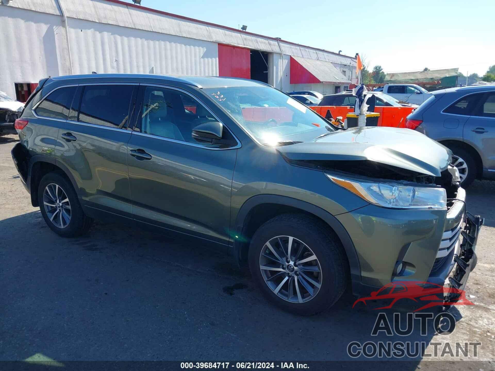 TOYOTA HIGHLANDER 2018 - 5TDJZRFH2JS900960