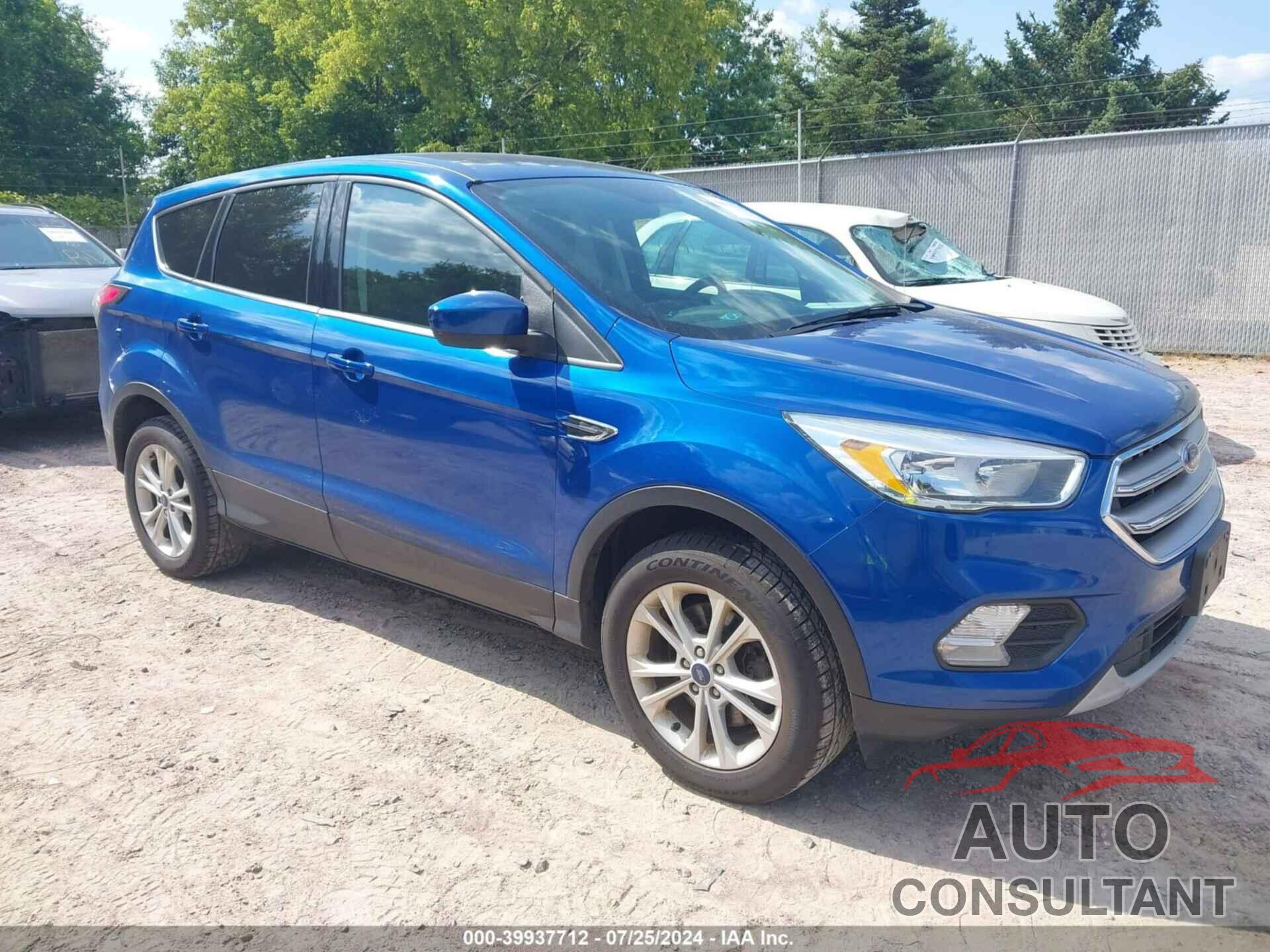 FORD ESCAPE 2017 - 1FMCU9GD6HUA51808