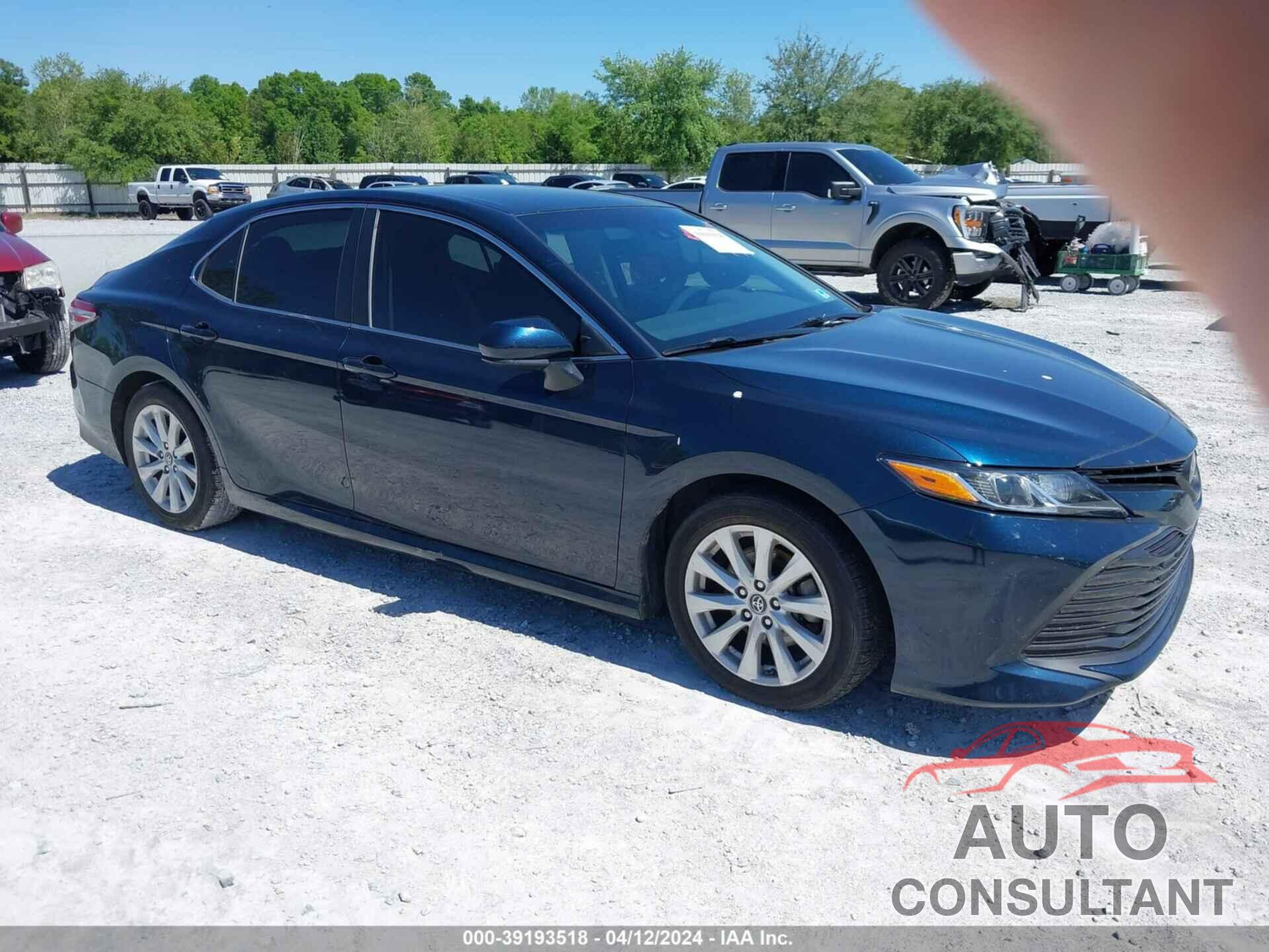 TOYOTA CAMRY 2018 - 4T1B11HK5JU644908