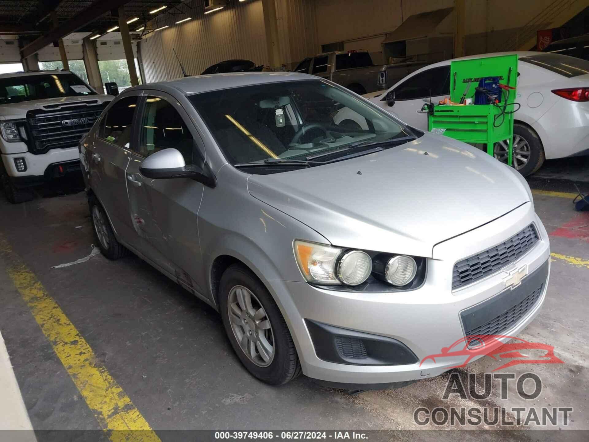 CHEVROLET SONIC 2013 - 1G1JC5SH5D4250644