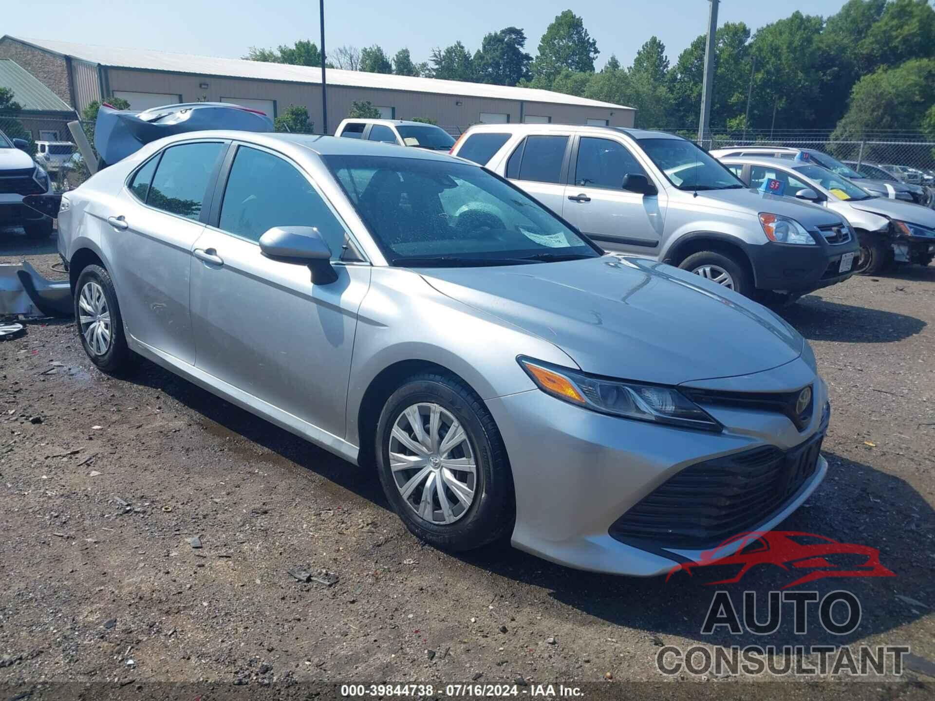 TOYOTA CAMRY 2018 - 4T1B11HK9JU543032