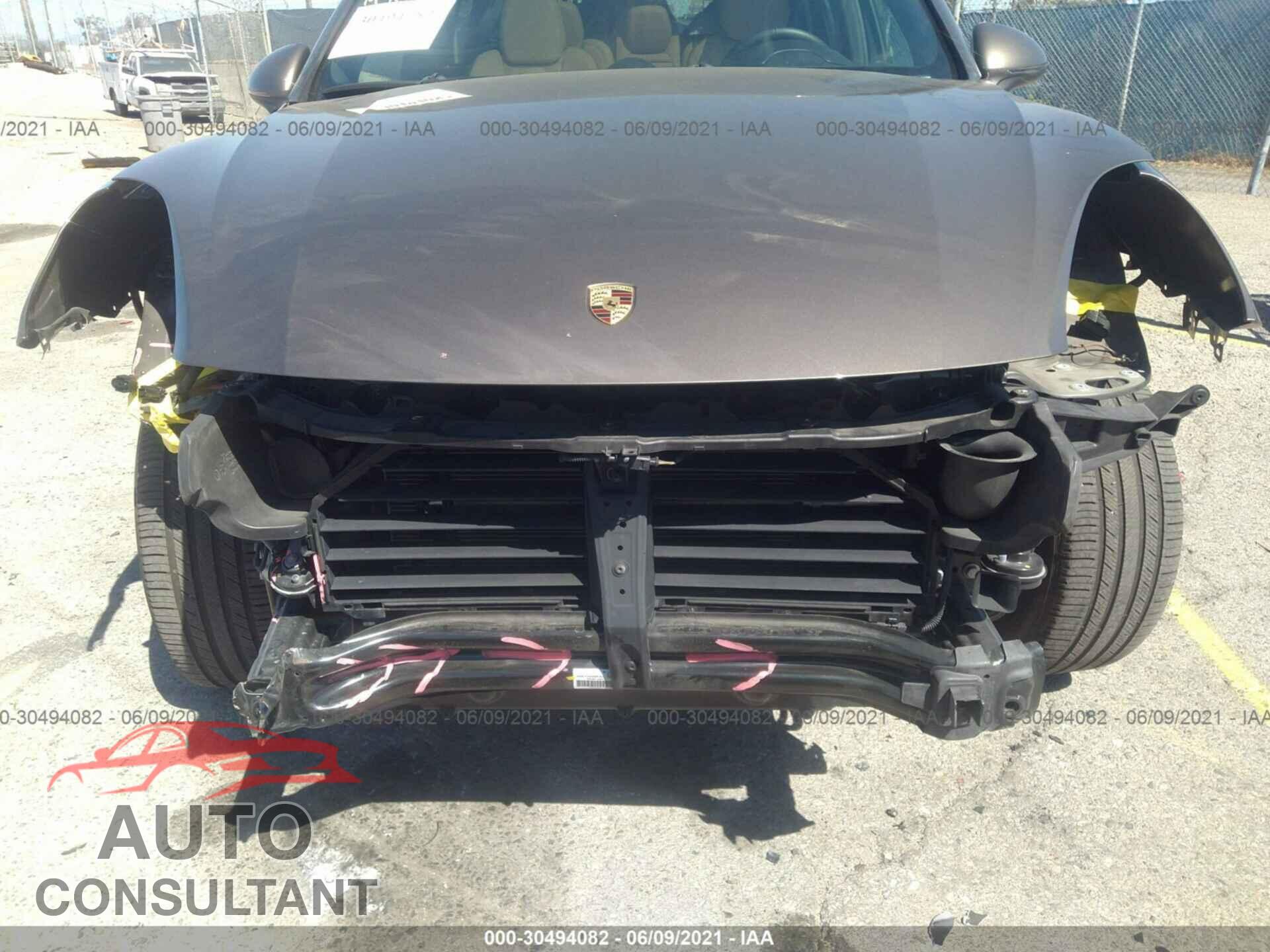 PORSCHE CAYENNE 2016 - WP1AA2A28GKA15260
