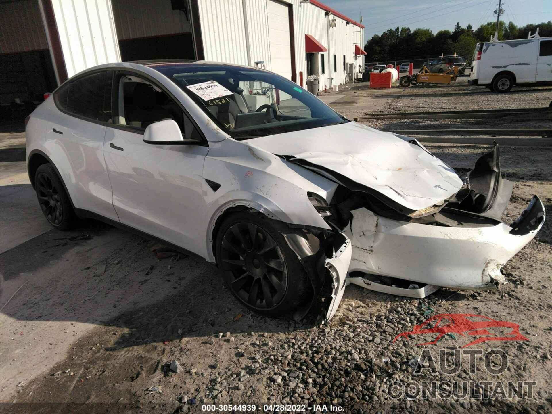 TESLA MODEL Y 2021 - 5YJYGDEE0MF087769