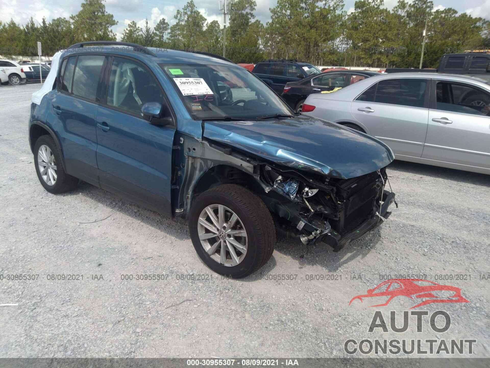 VOLKSWAGEN TIGUAN LIMITED 2018 - WVGAV7AX5JK000491
