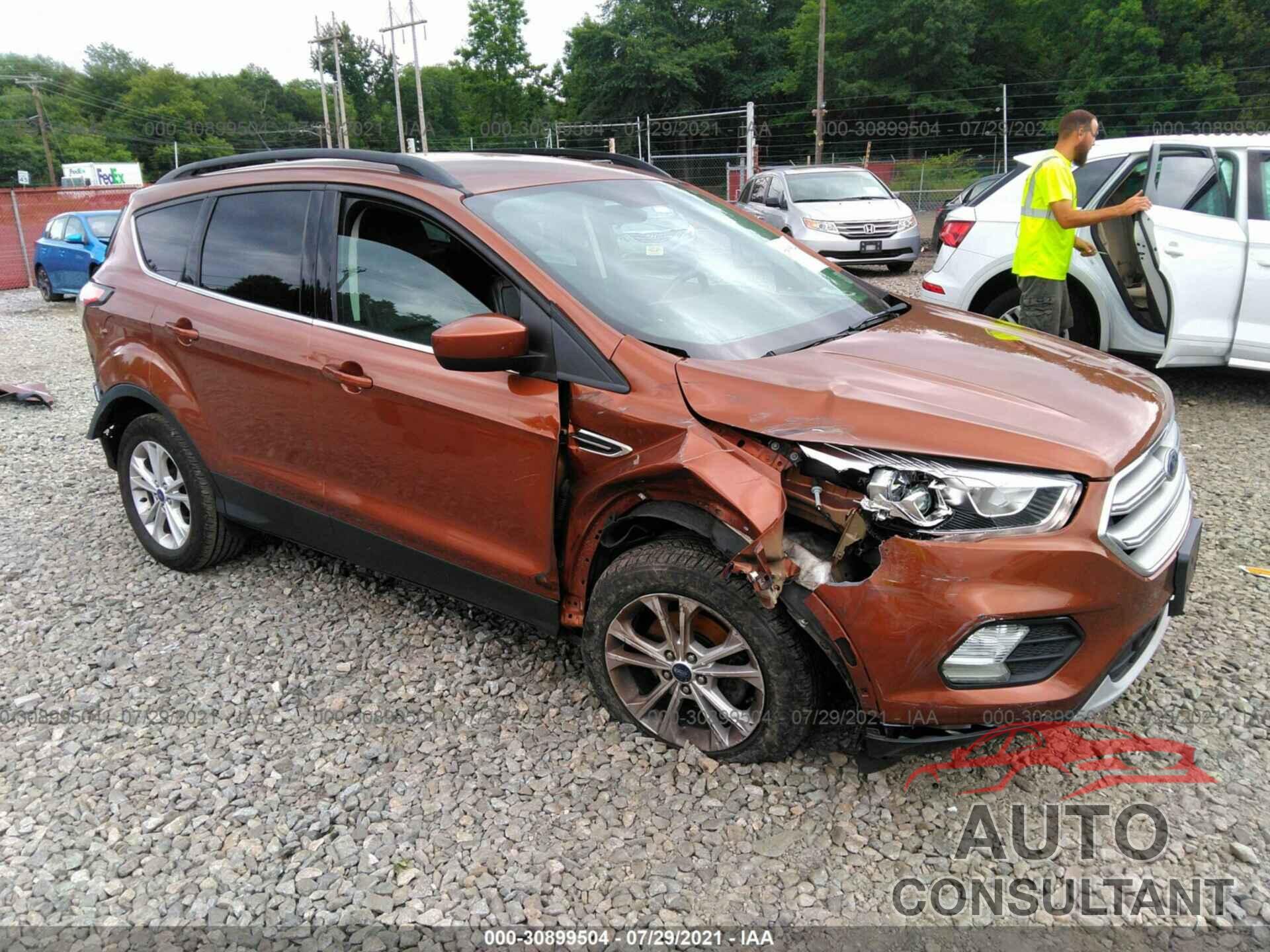 FORD ESCAPE 2017 - 1FMCU0GD7HUA40361