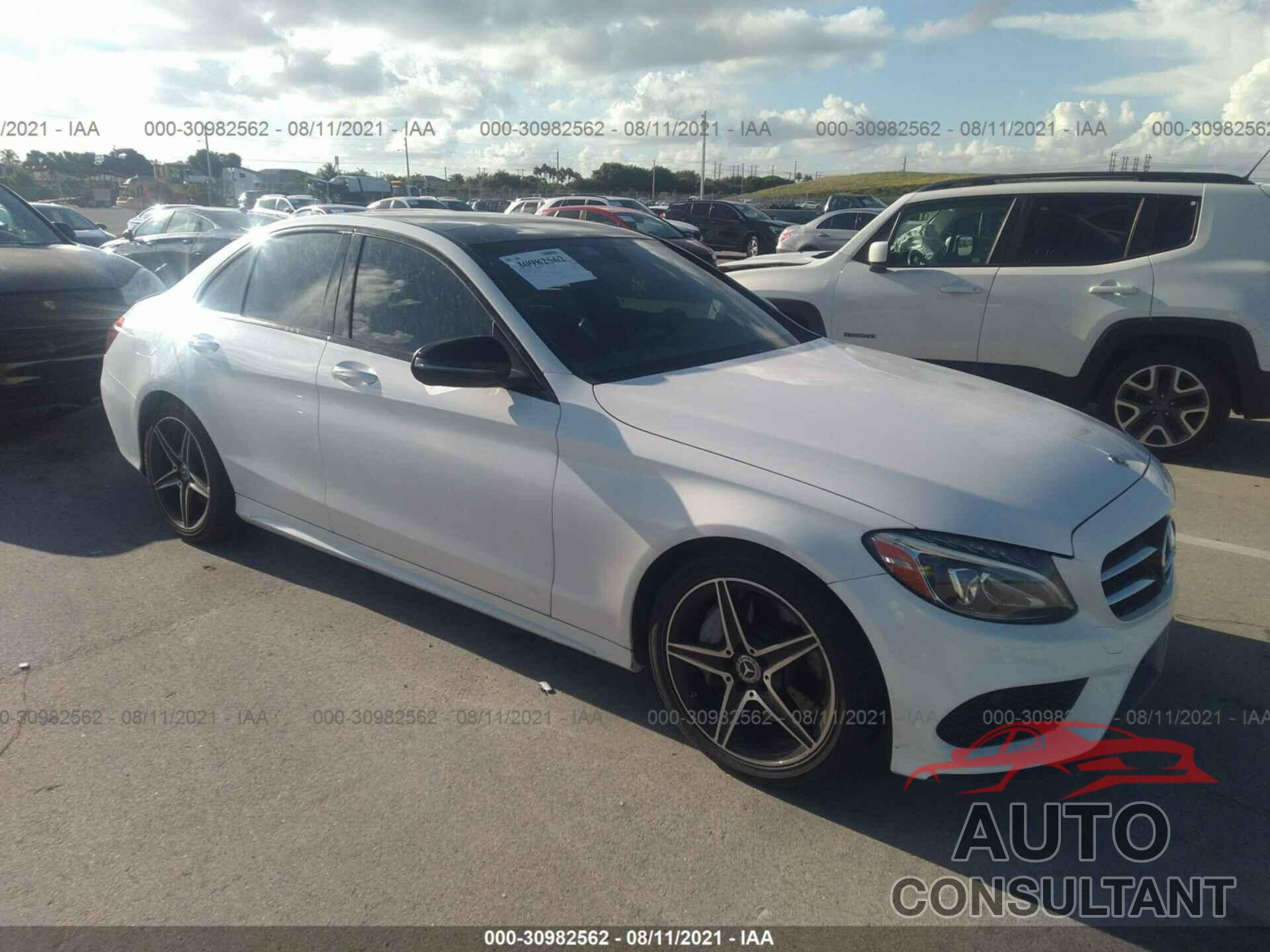 MERCEDES-BENZ C-CLASS 2018 - 55SWF4JB8JU279179