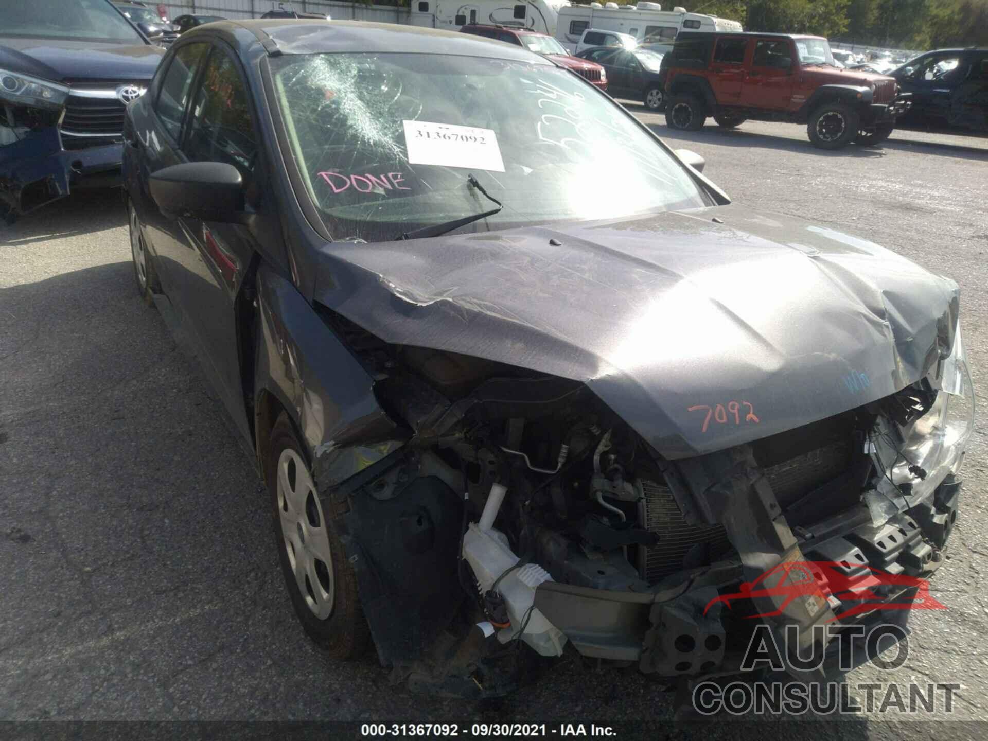 FORD FOCUS 2016 - 1FADP3E28GL252246