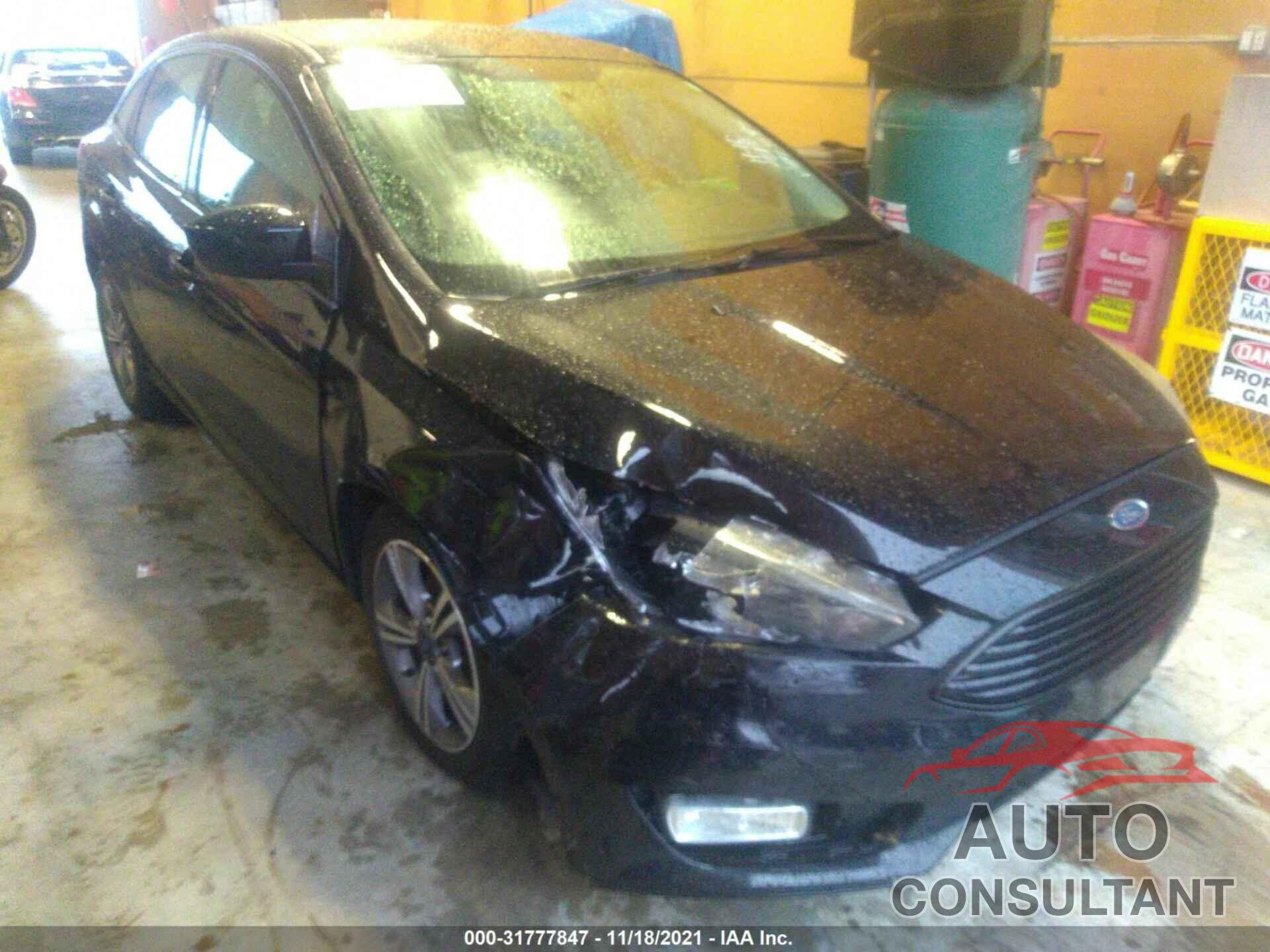 FORD FOCUS 2018 - 1FADP3FE9JL201595