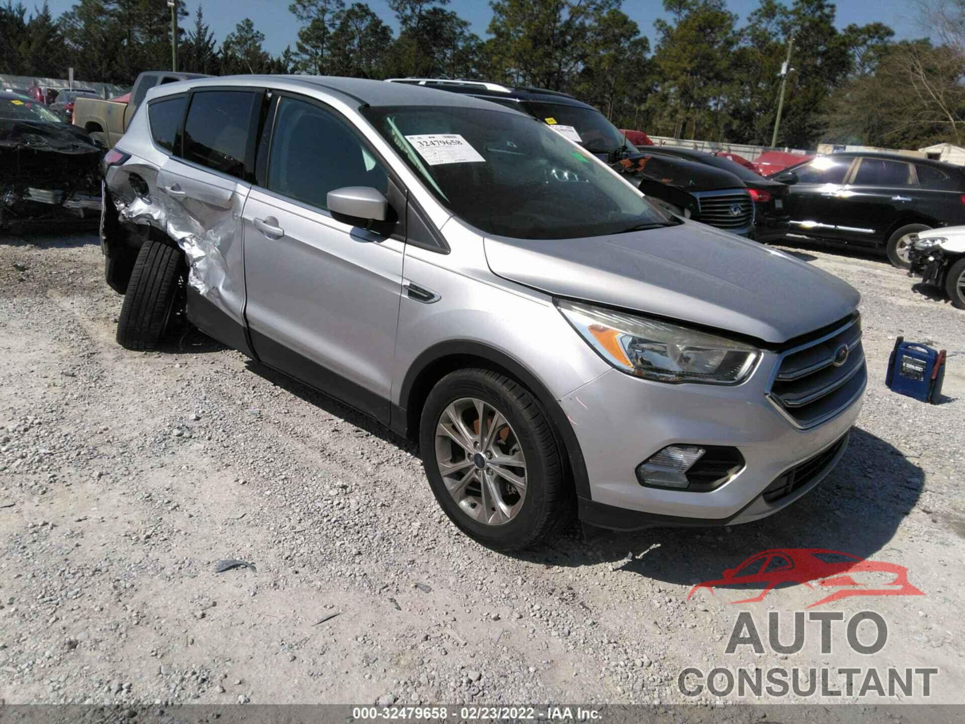 FORD ESCAPE 2017 - 1FMCU0GD0HUE01705