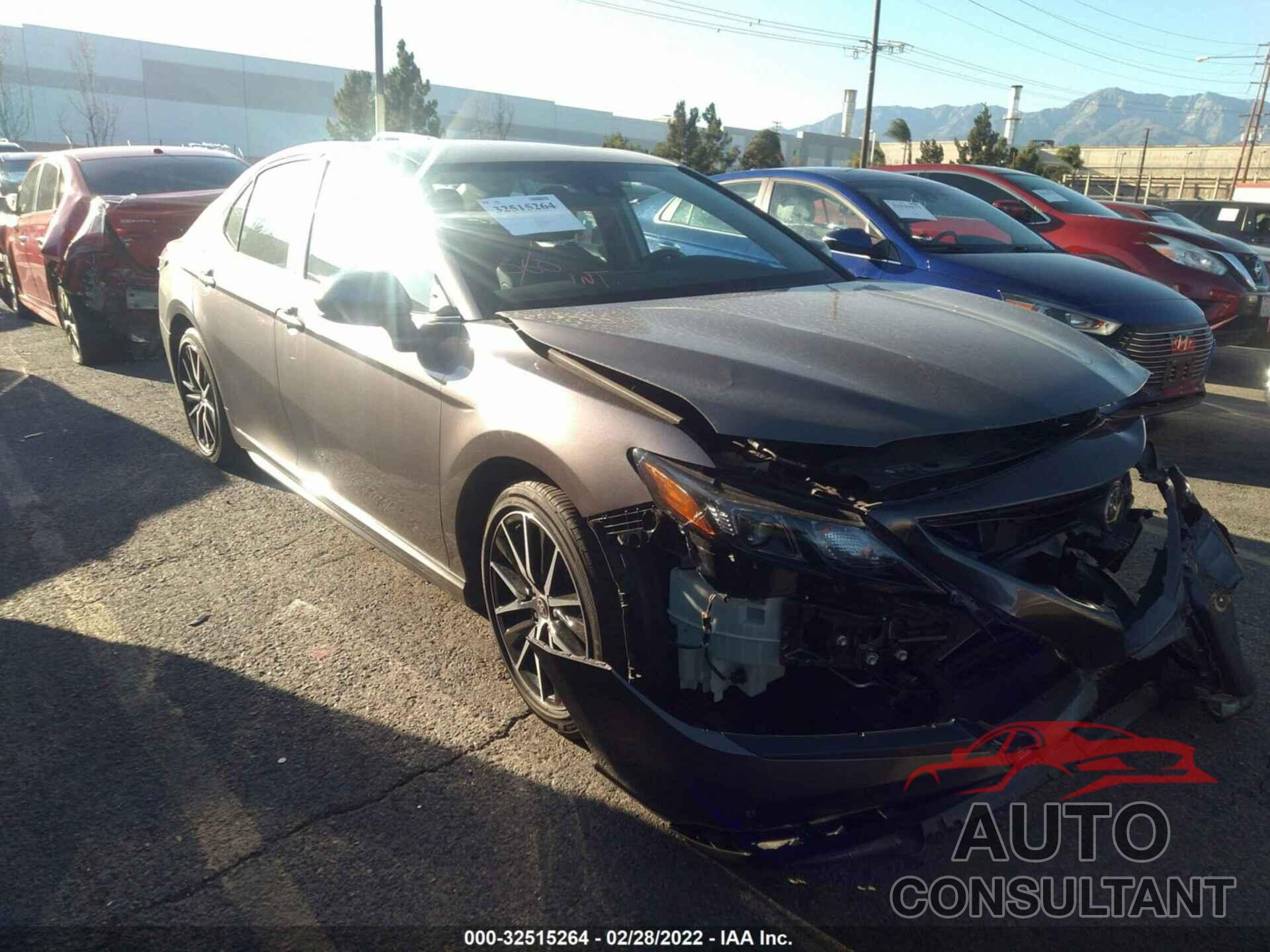 TOYOTA CAMRY 2021 - 4T1G11AK2MU424579