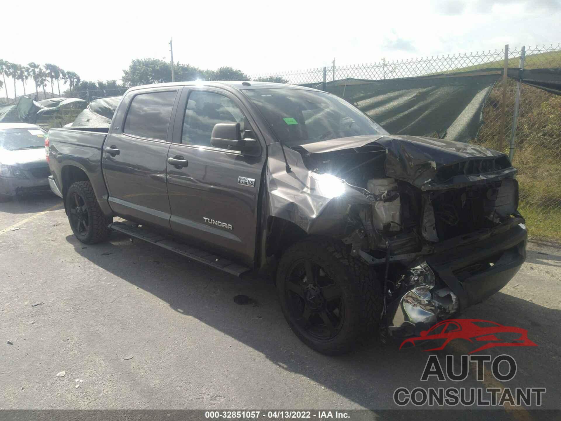 TOYOTA TUNDRA 4WD 2018 - 5TFDW5F14JX753567